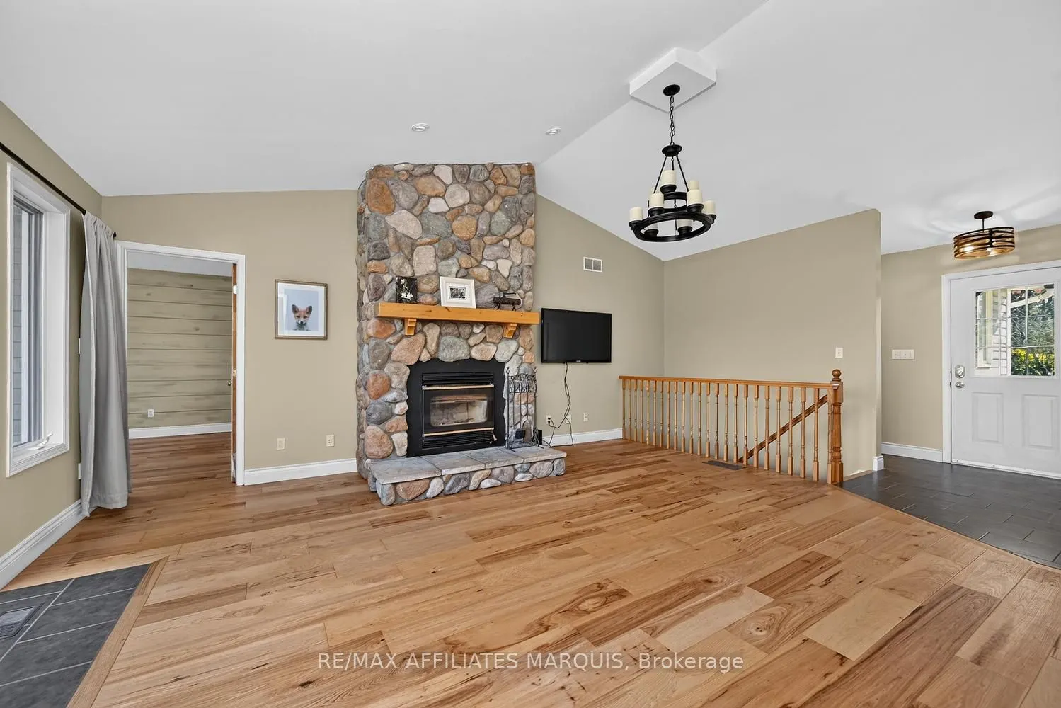240 Noonan Road S