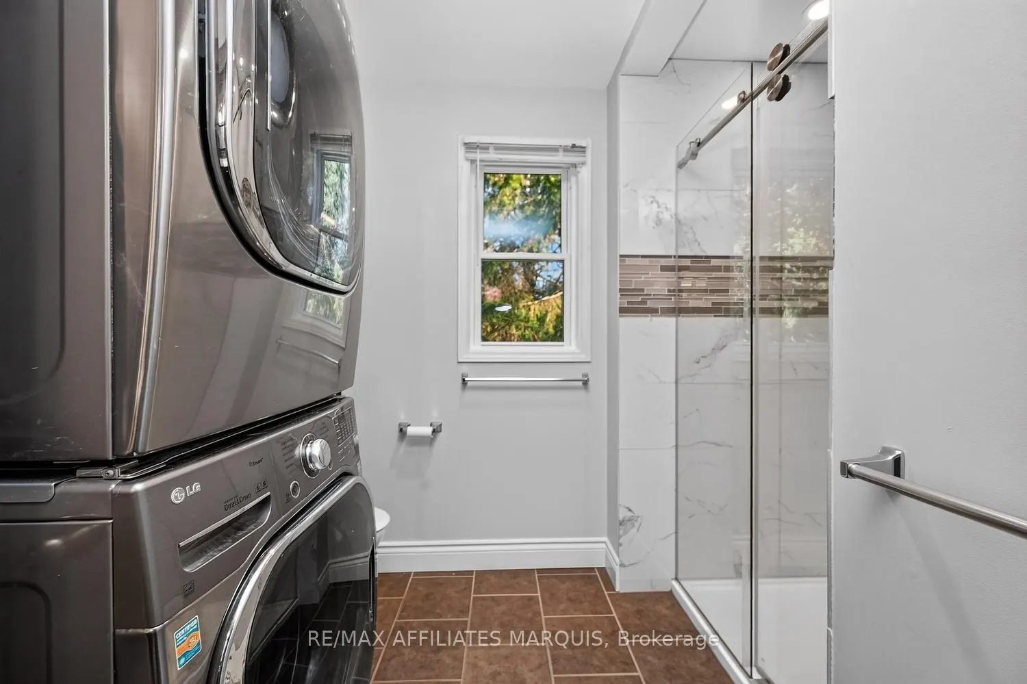 240 Noonan Road S