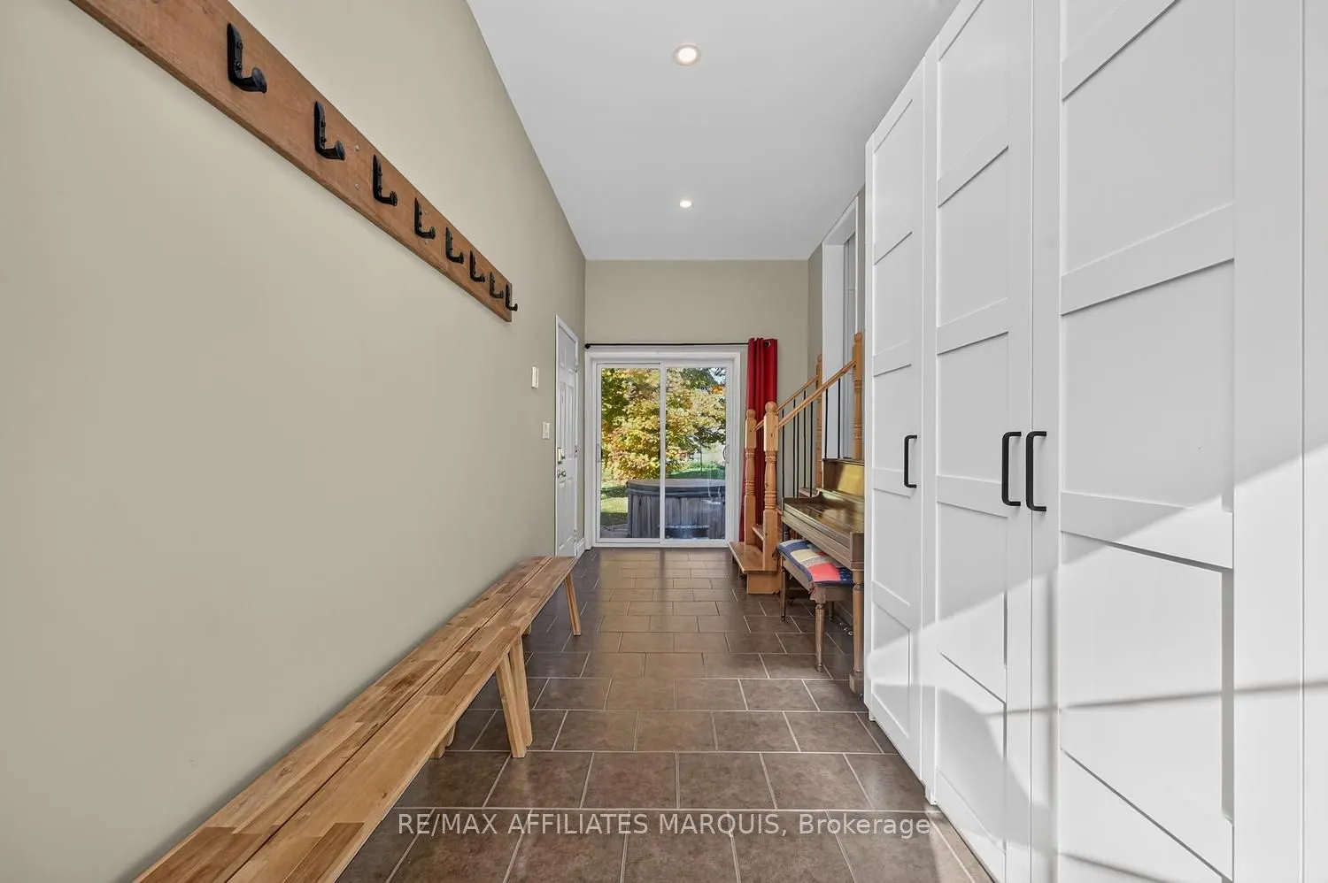 240 Noonan Road S