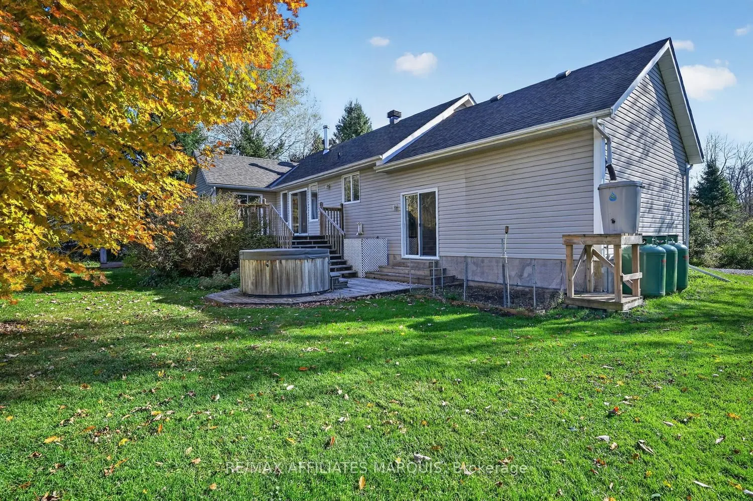 240 Noonan Road S