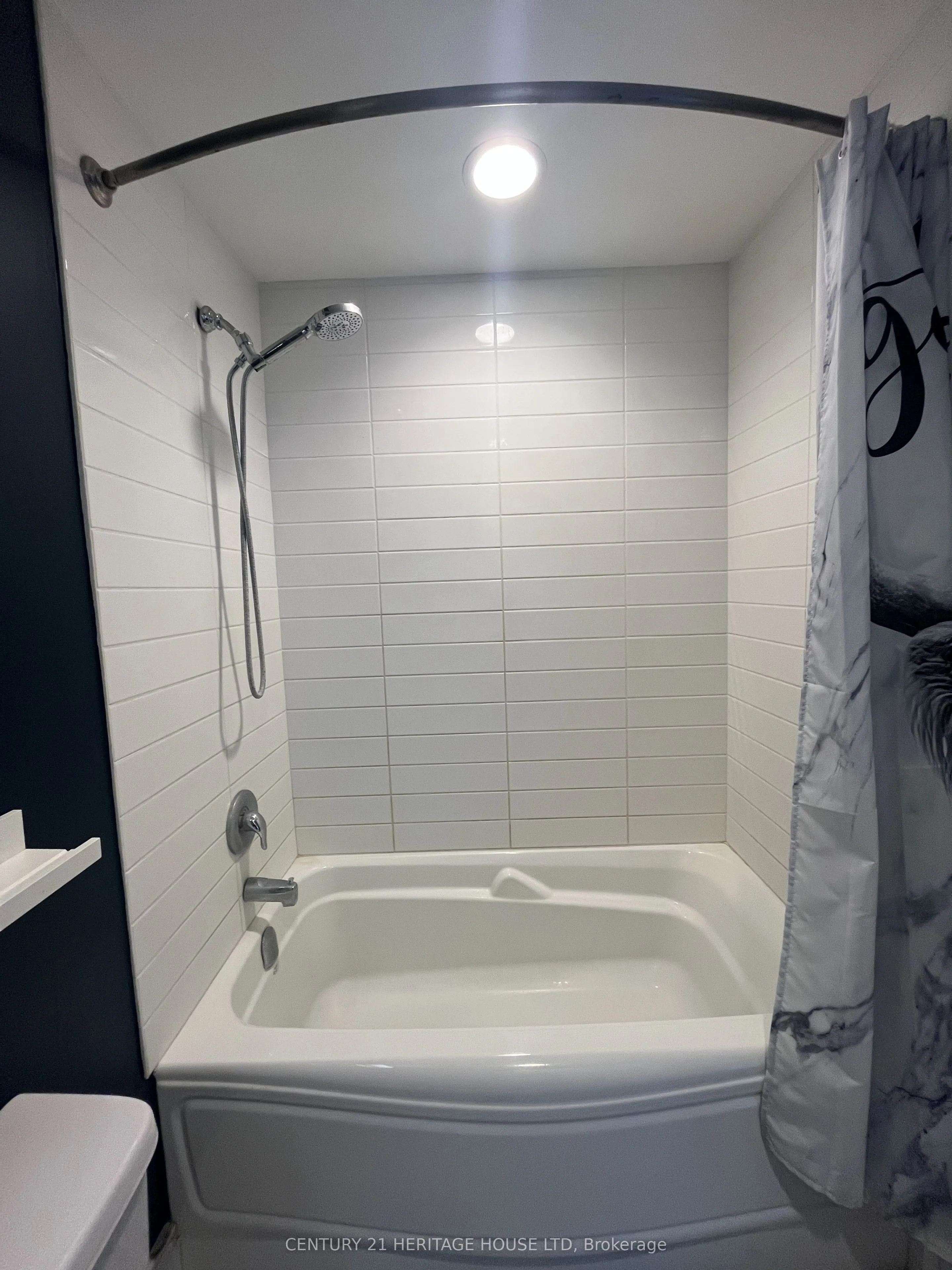 155 St Leger Street #402