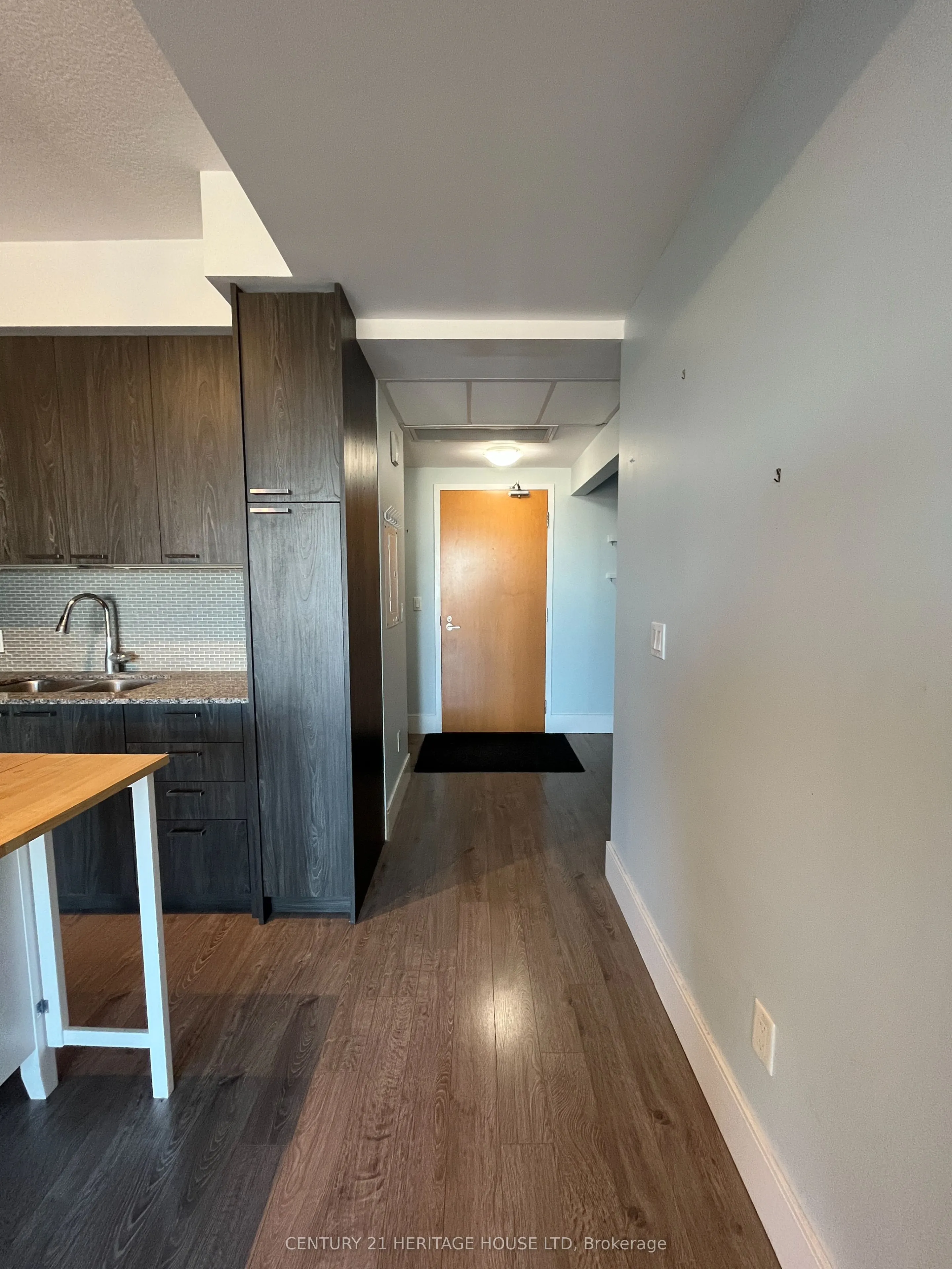155 St Leger Street #402