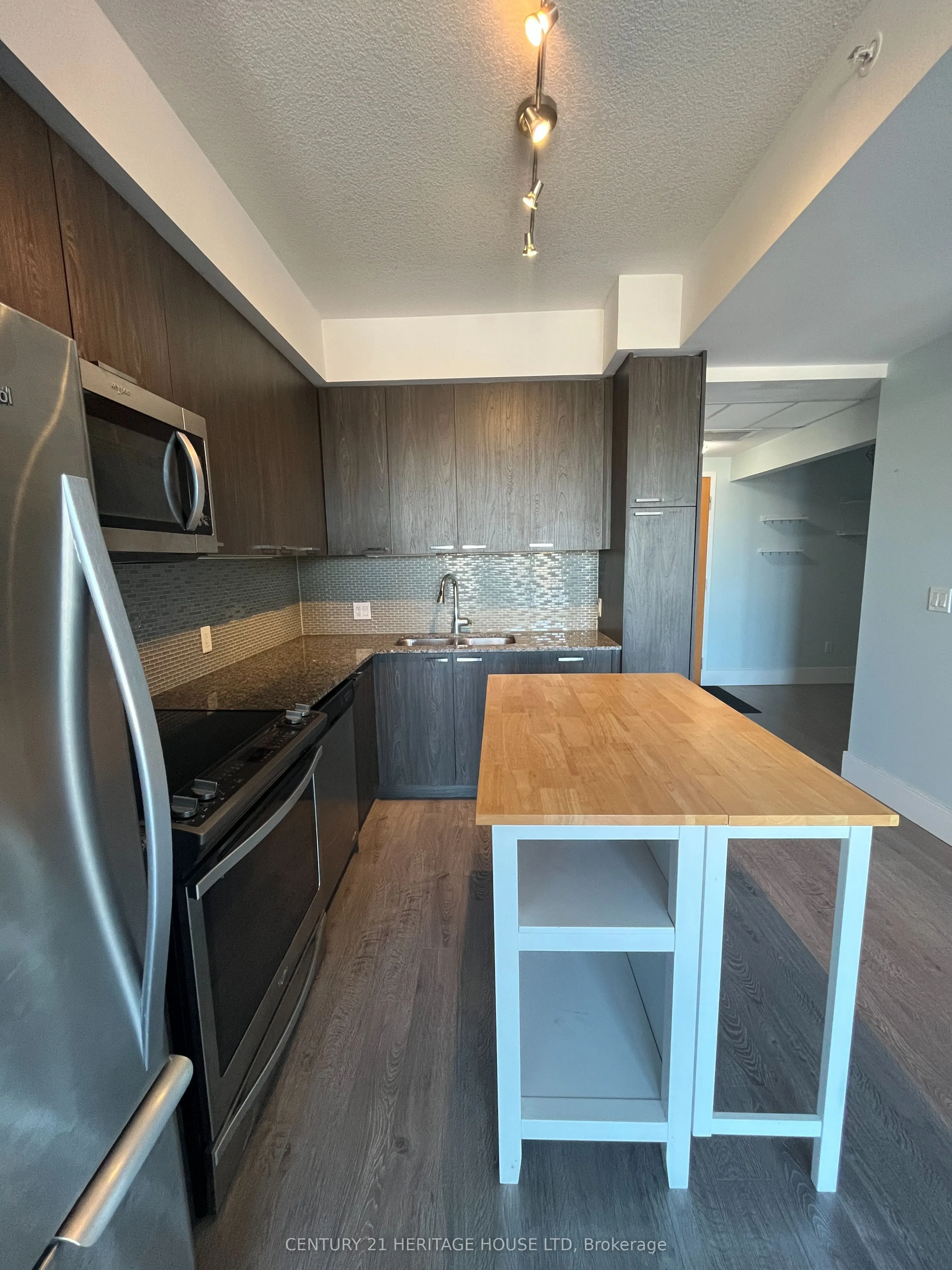 155 St Leger Street #402