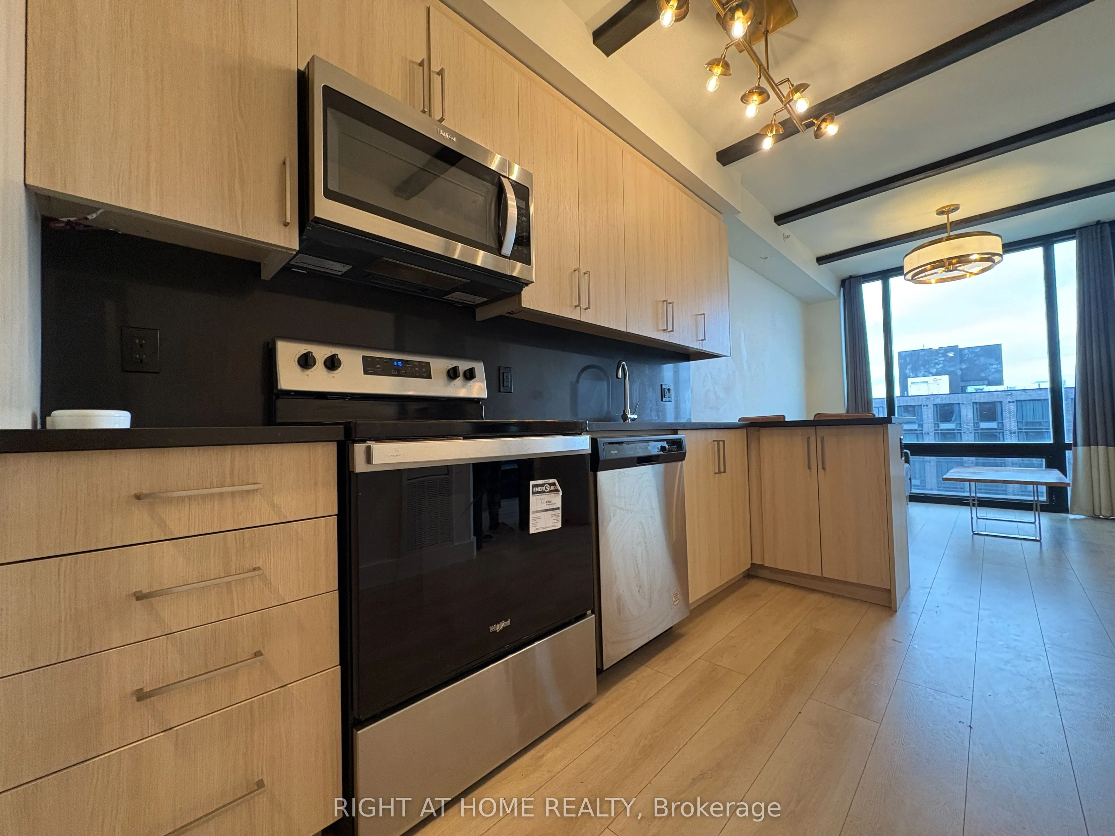 145 Columbia Street W #S- 2225