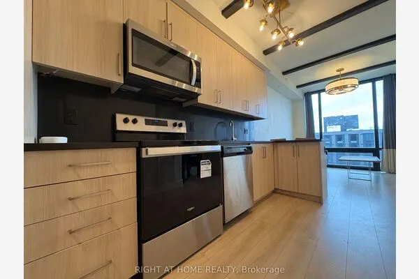 145 Columbia Street W #S- 2225