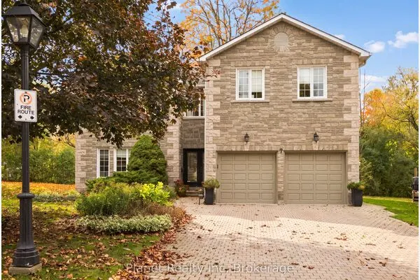 25 Manor Park Crescent