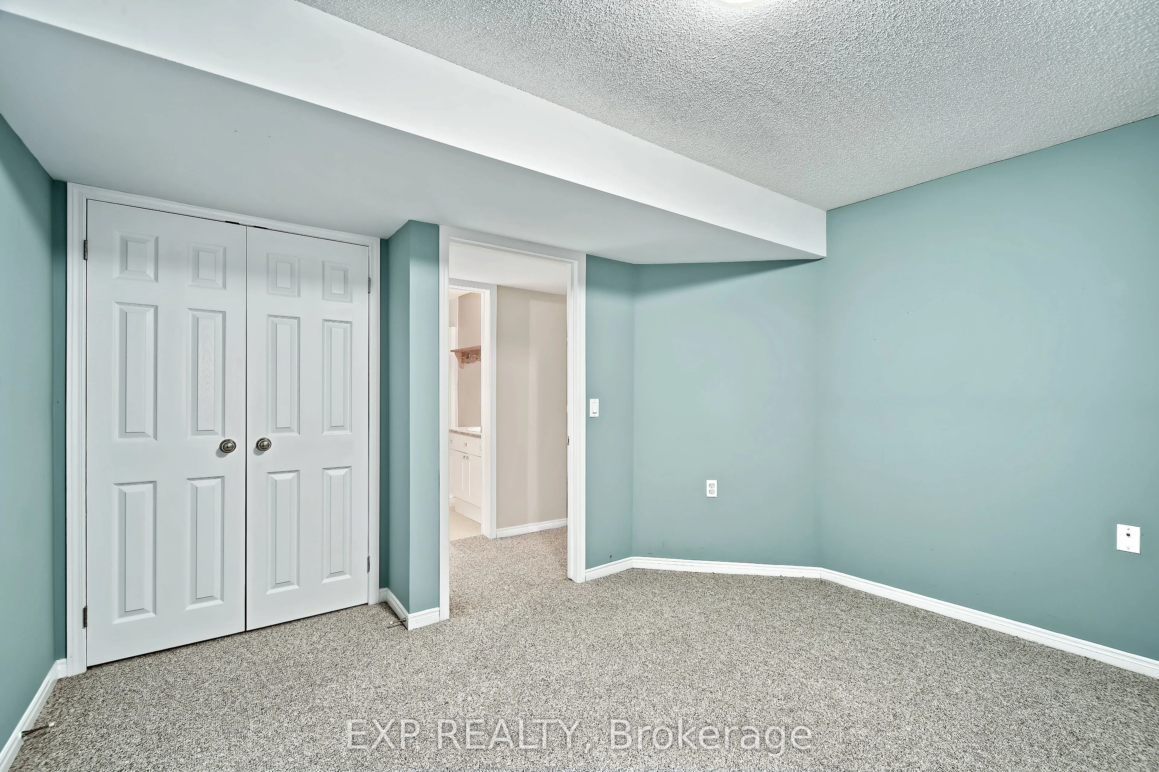 1337 Commissioners Rd Road W #17