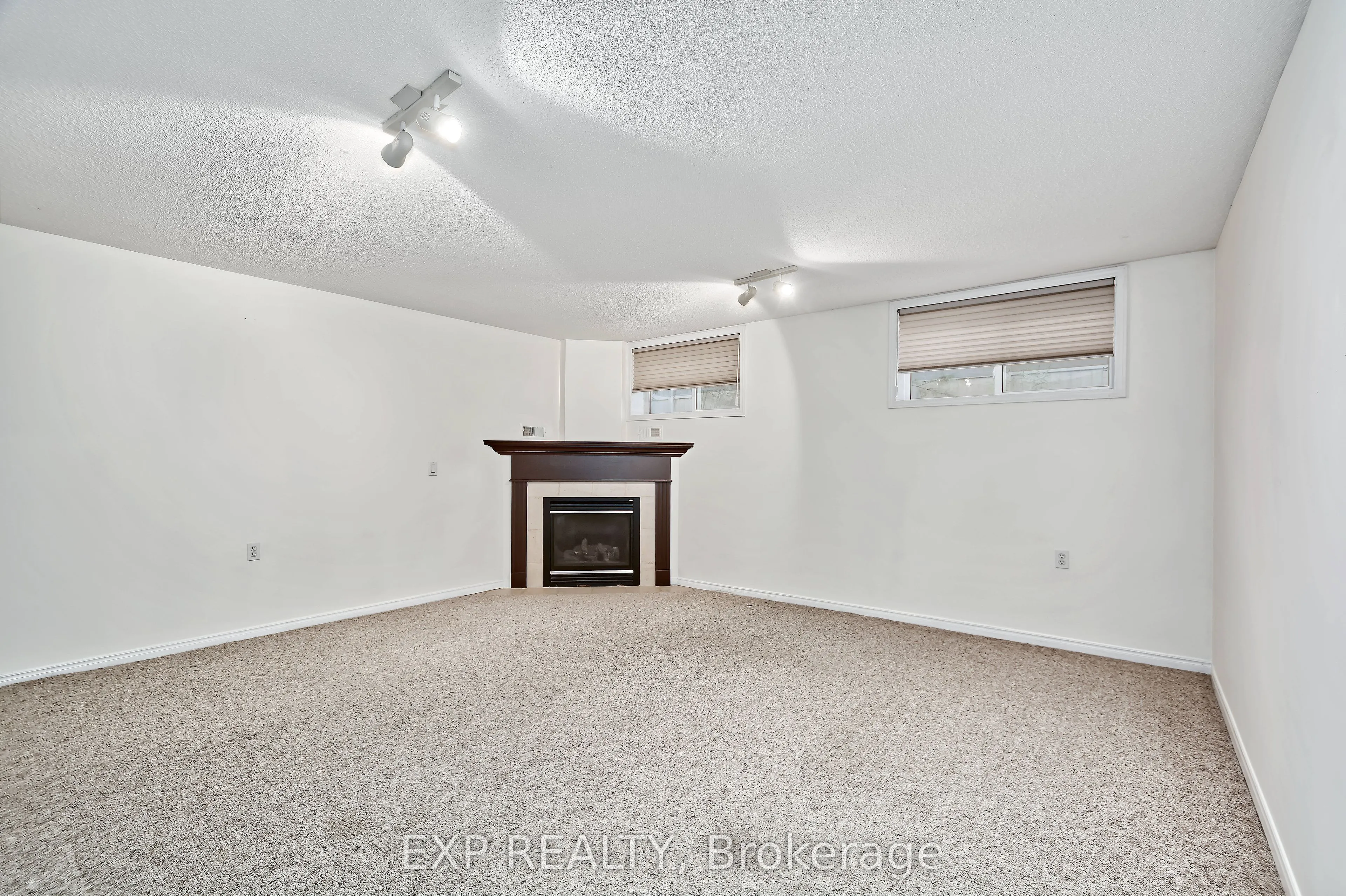 1337 Commissioners Rd Road W #17