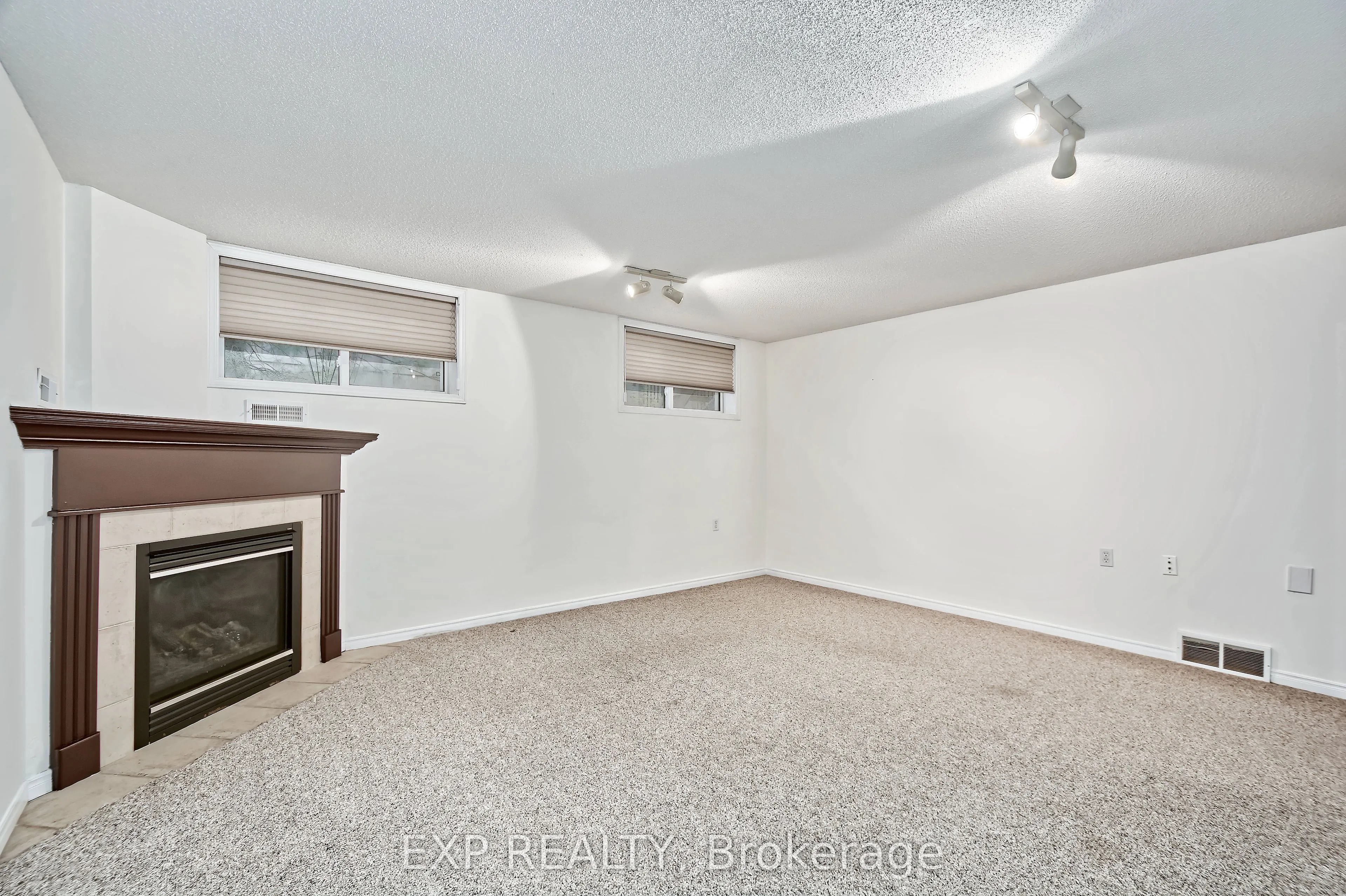 1337 Commissioners Rd Road W #17