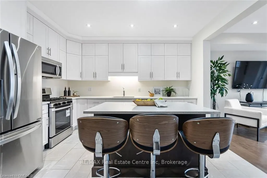 222 POPPY Drive E