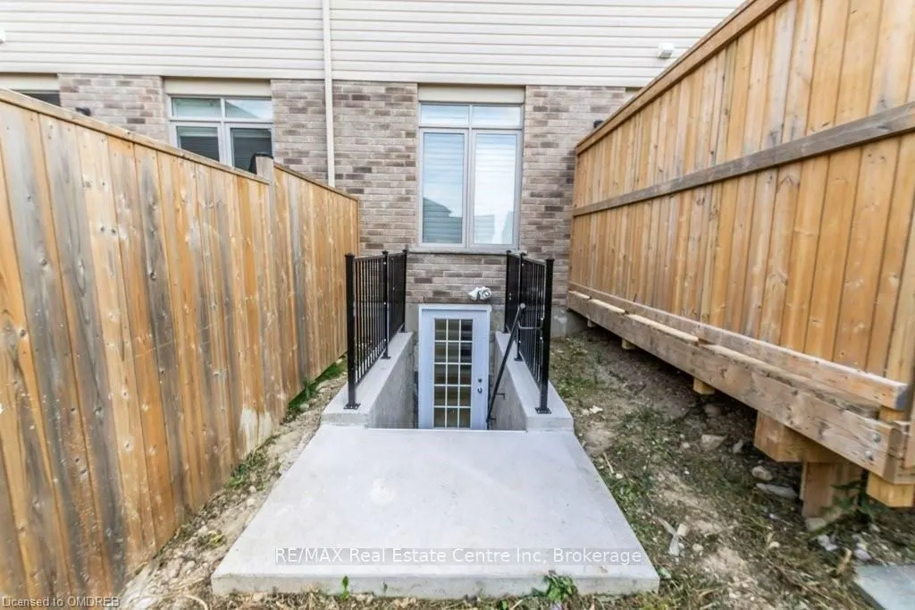222 POPPY Drive E