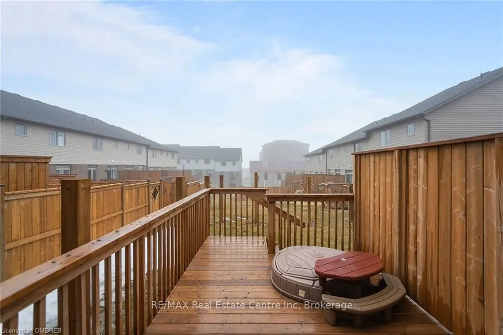 222 POPPY Drive E
