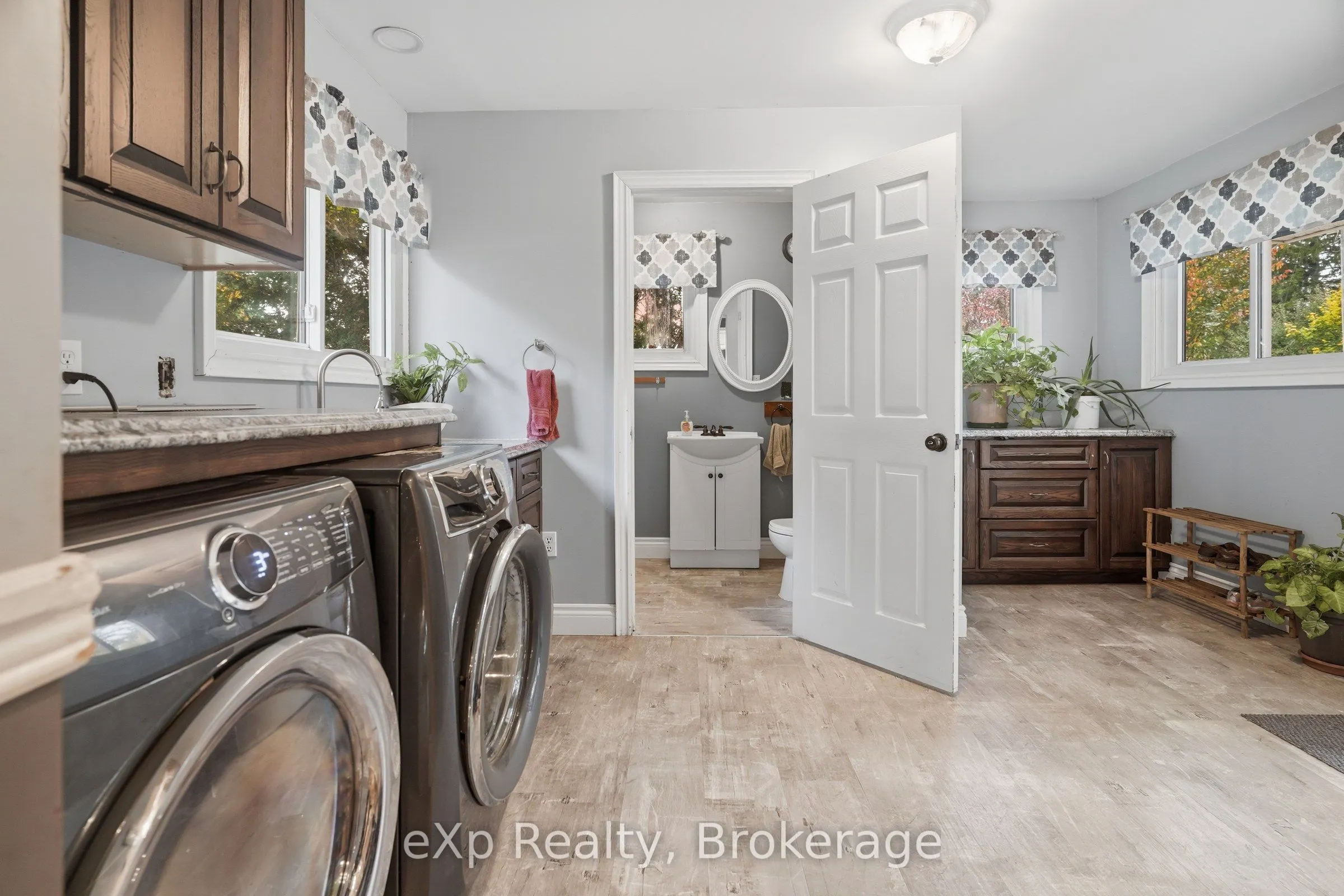 42123 Amberley Road
