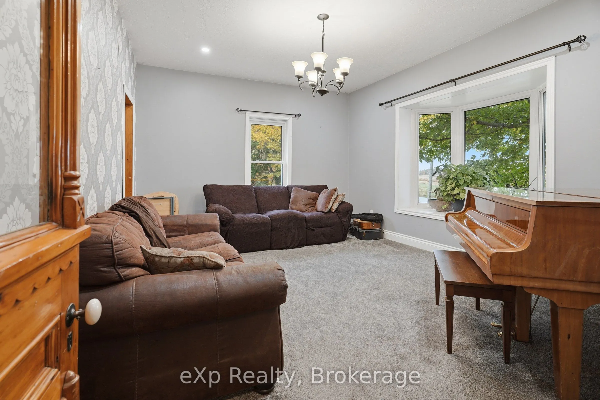 42123 Amberley Road