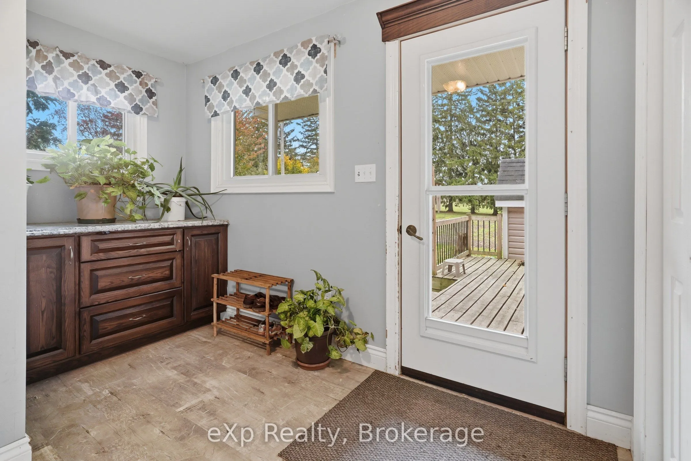42123 Amberley Road