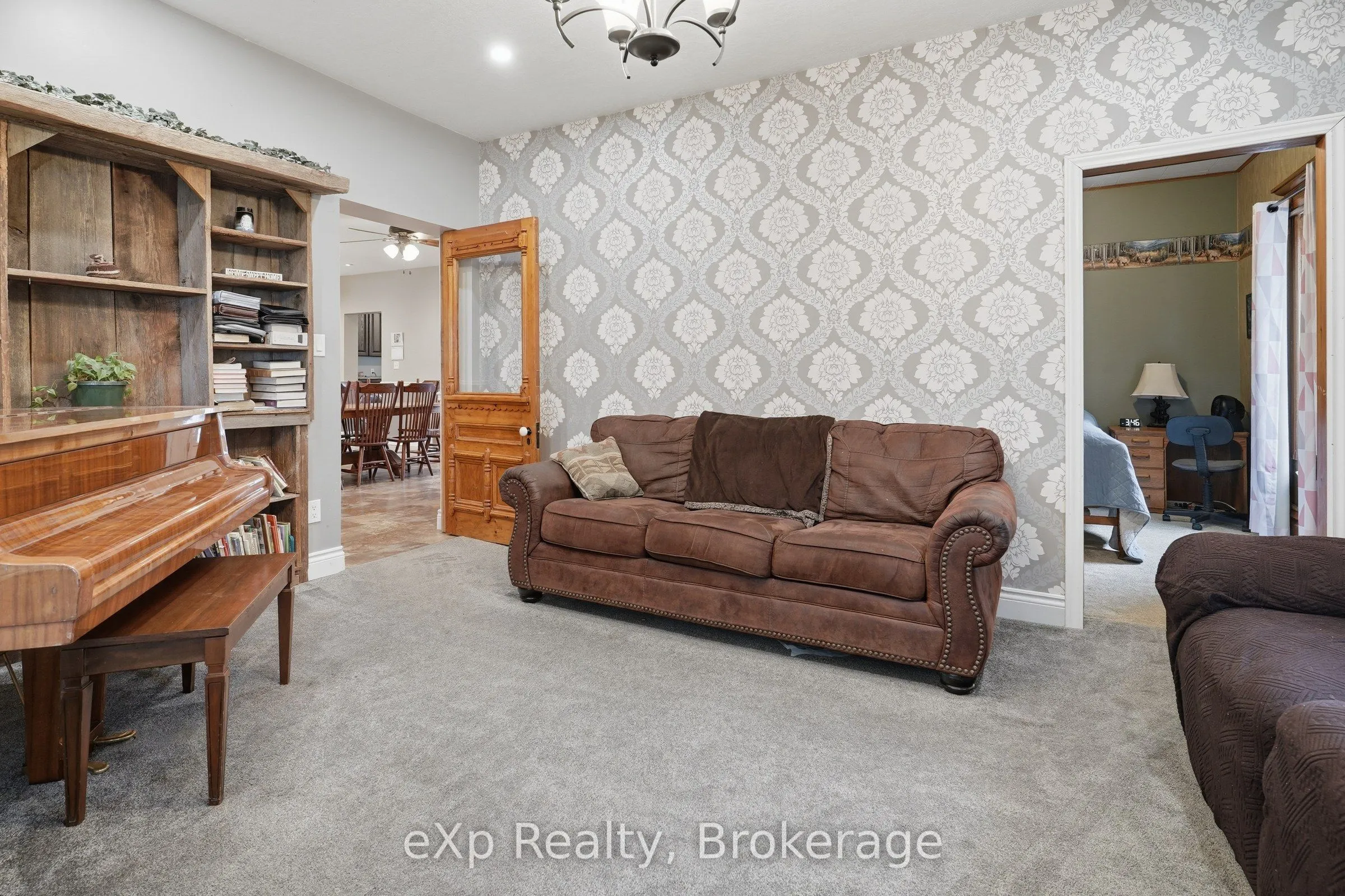 42123 Amberley Road