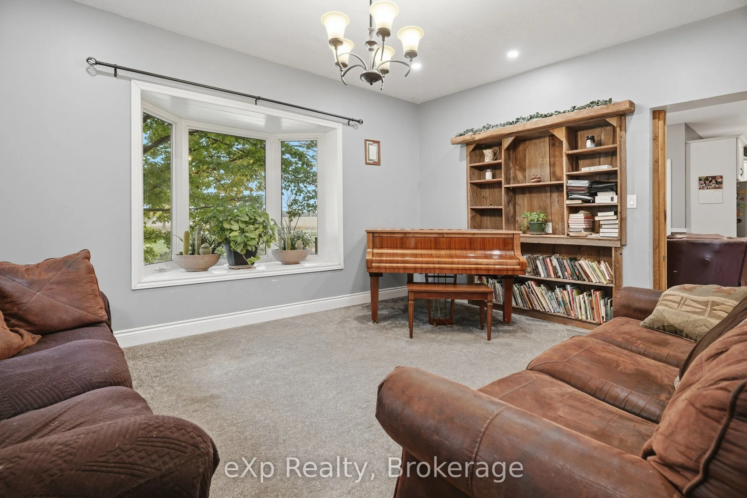42123 Amberley Road