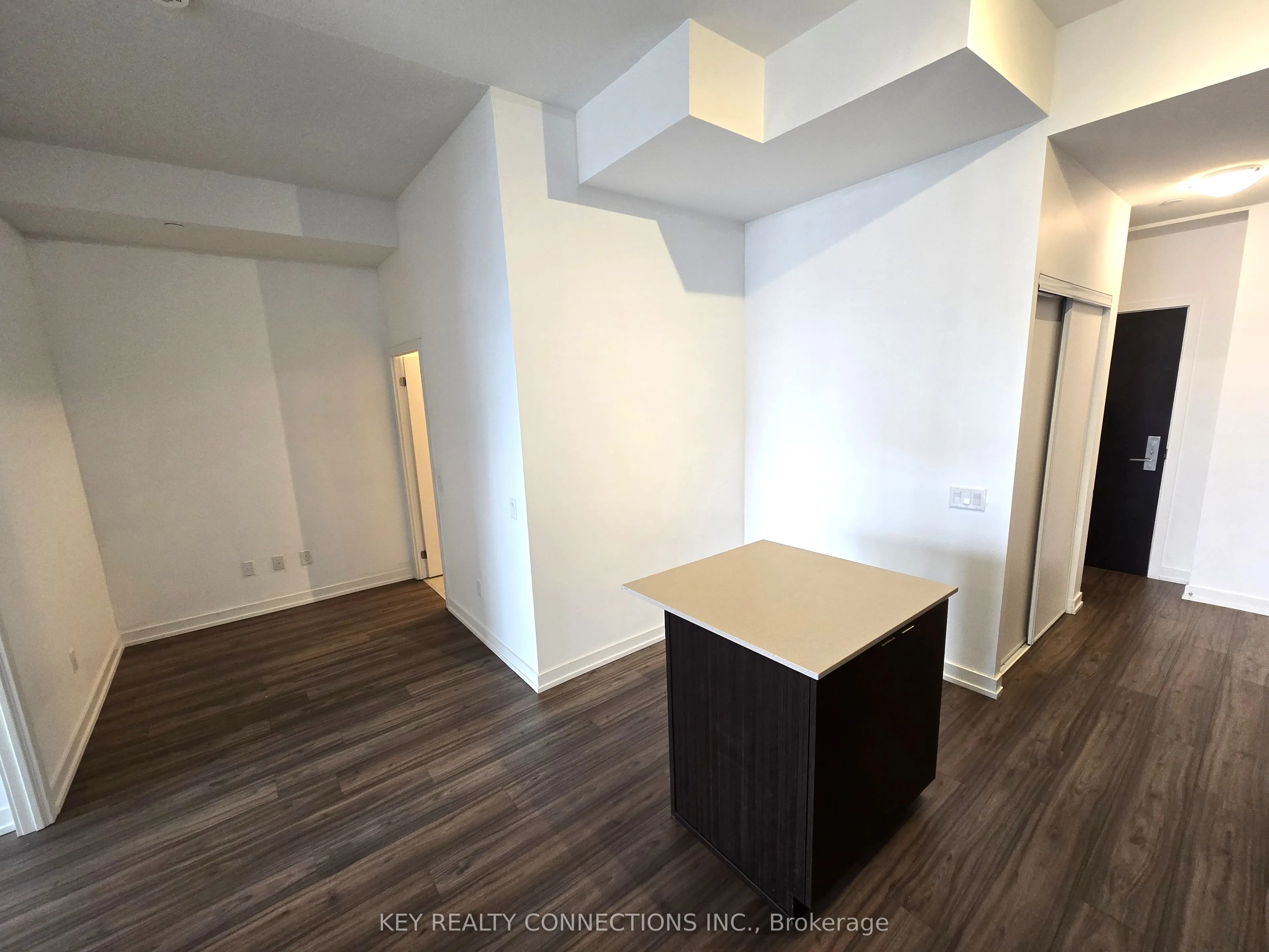 55 Duke Street W #415