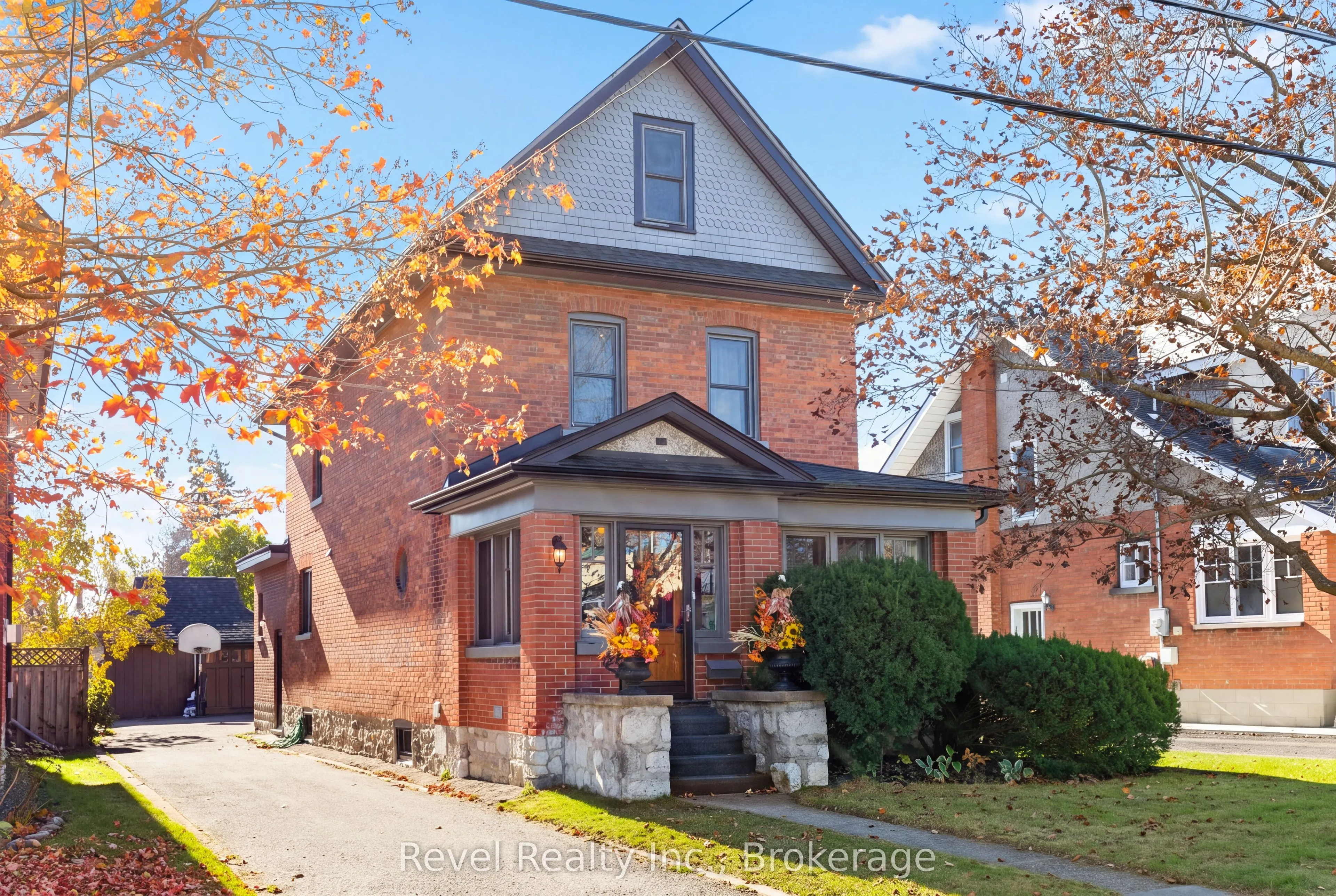27 Francis Street
