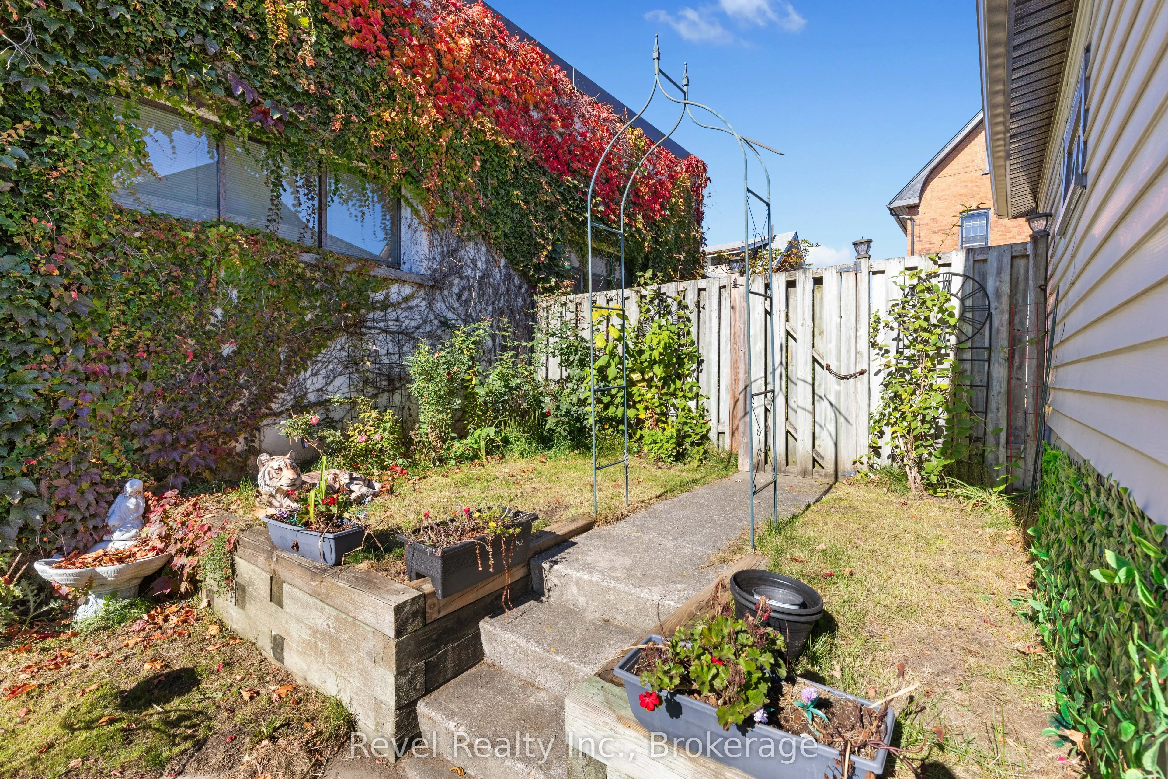 27 Francis Street