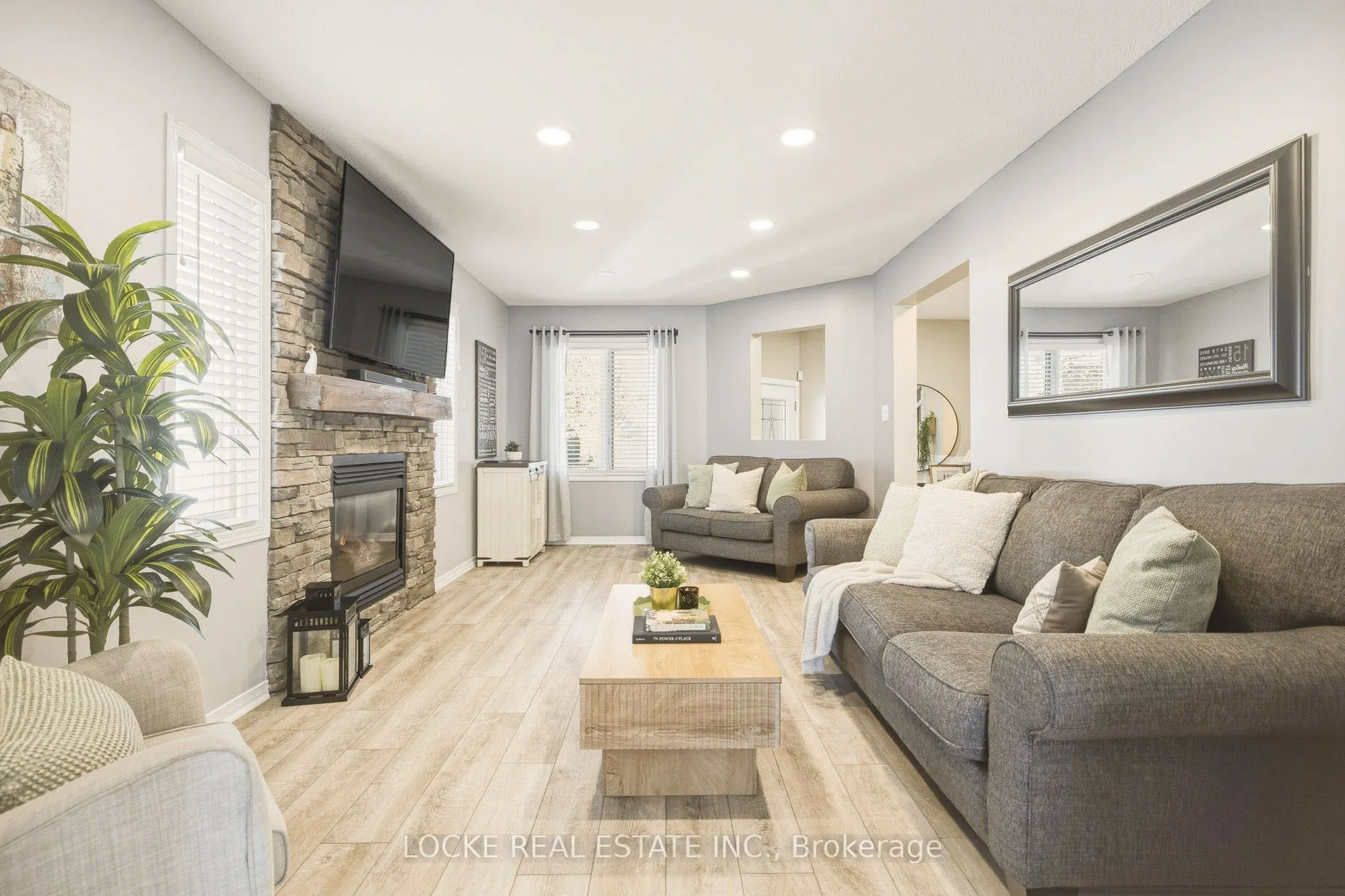 2174 Saturn Crescent