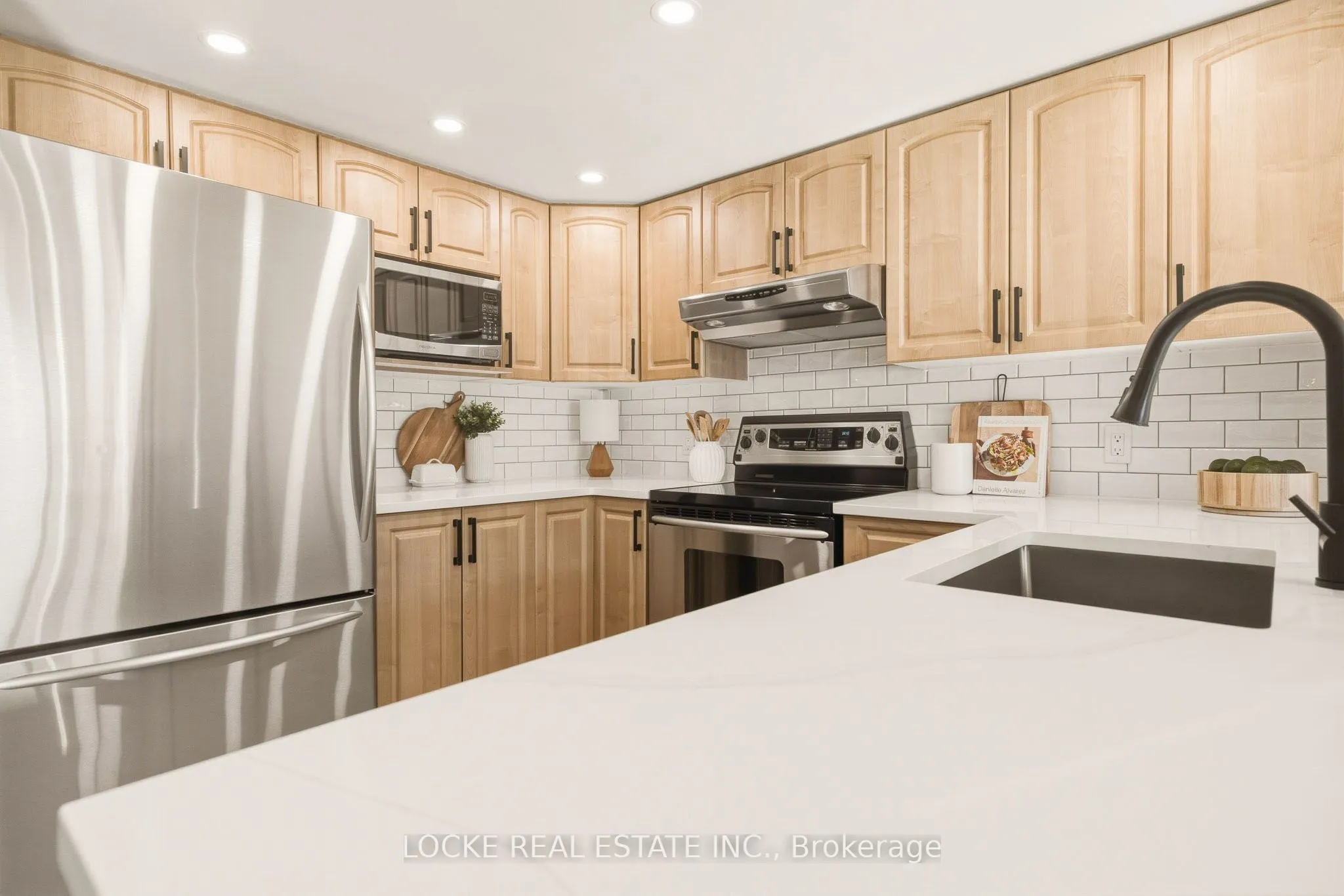 2174 Saturn Crescent