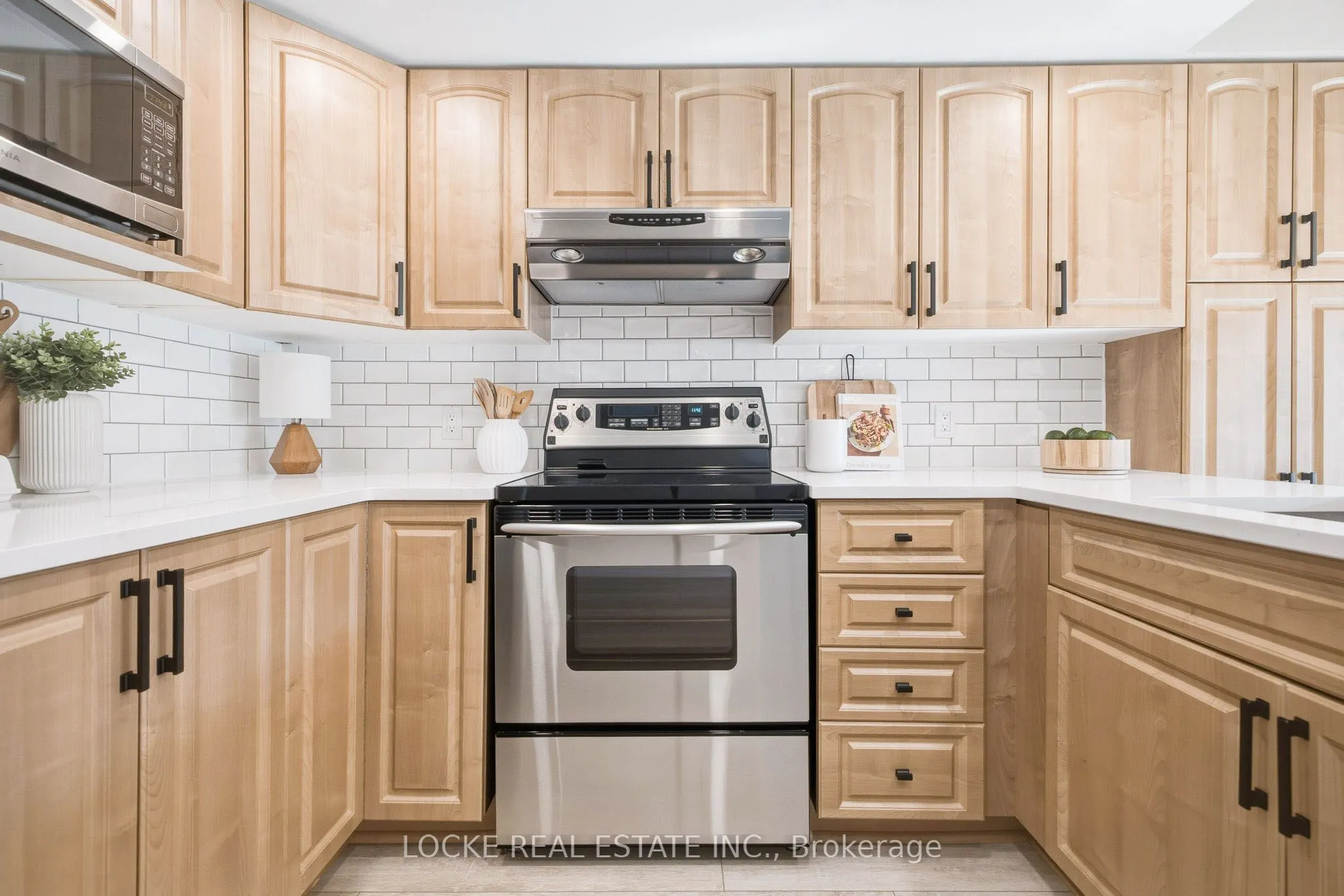 2174 Saturn Crescent