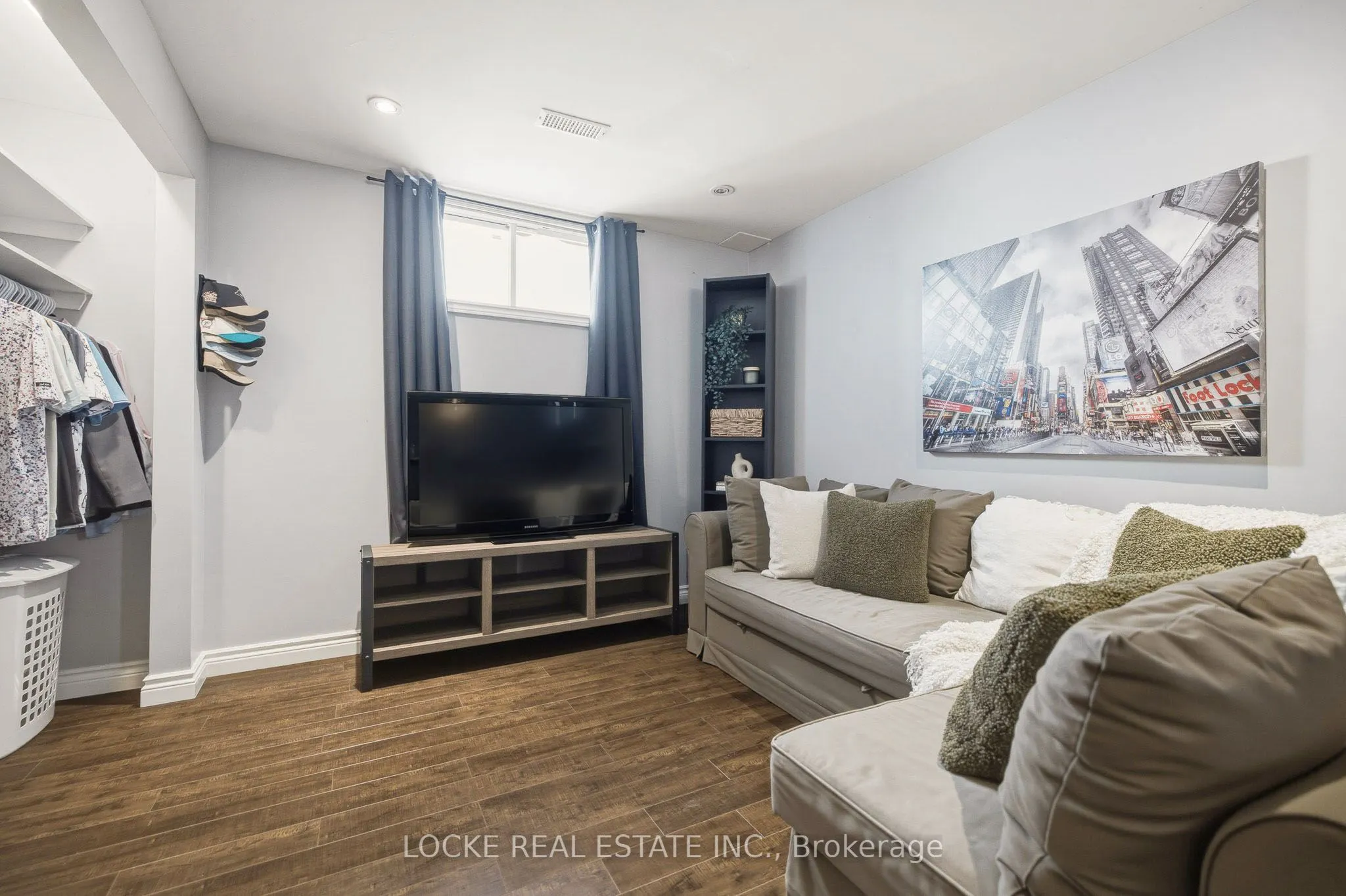 2174 Saturn Crescent