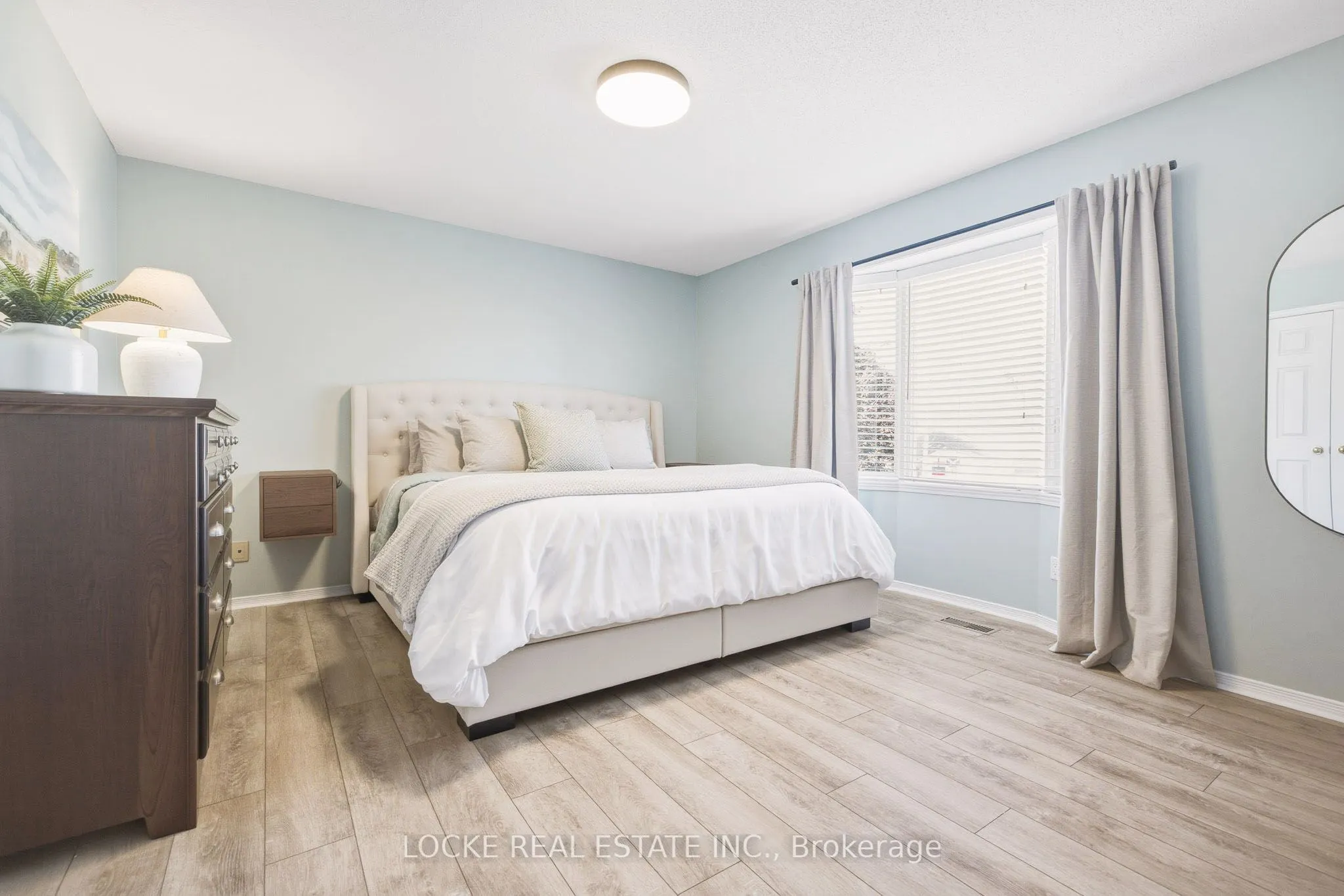 2174 Saturn Crescent