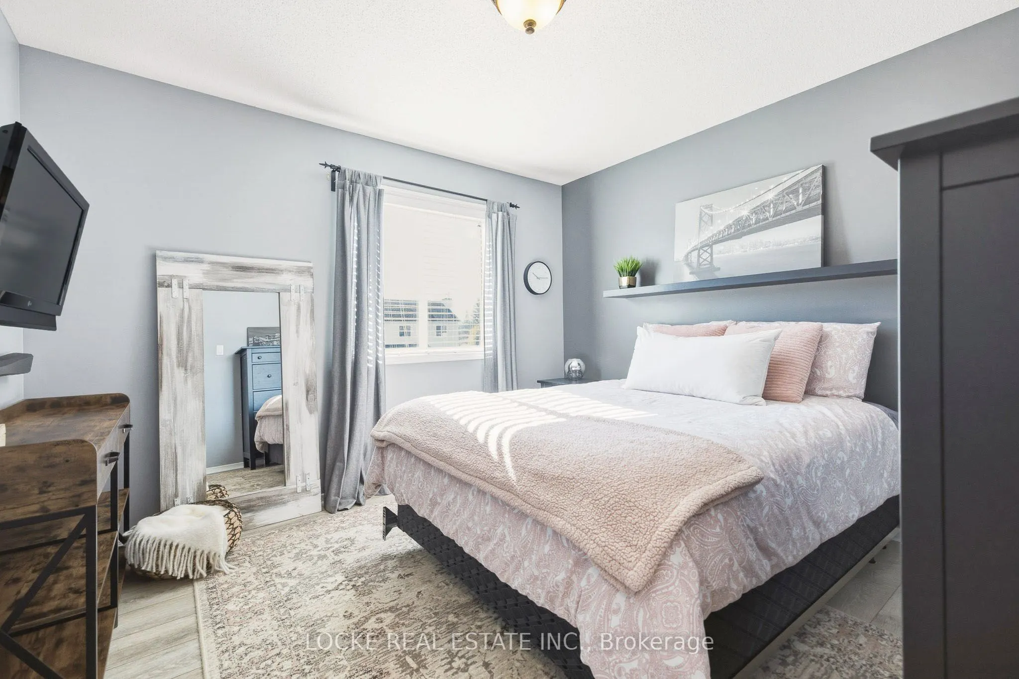 2174 Saturn Crescent