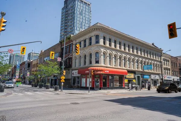 163 Dundas Street E