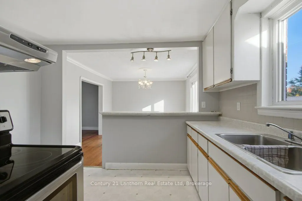 1 Clarke Boulevard