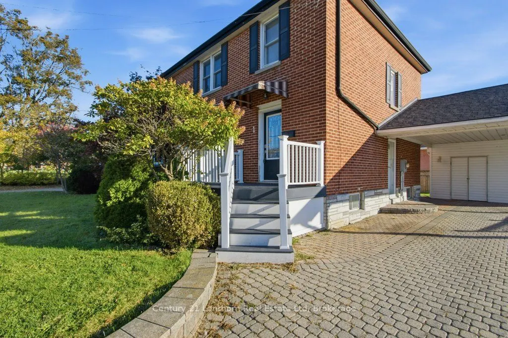1 Clarke Boulevard