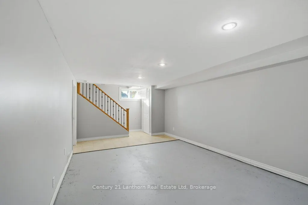 1 Clarke Boulevard