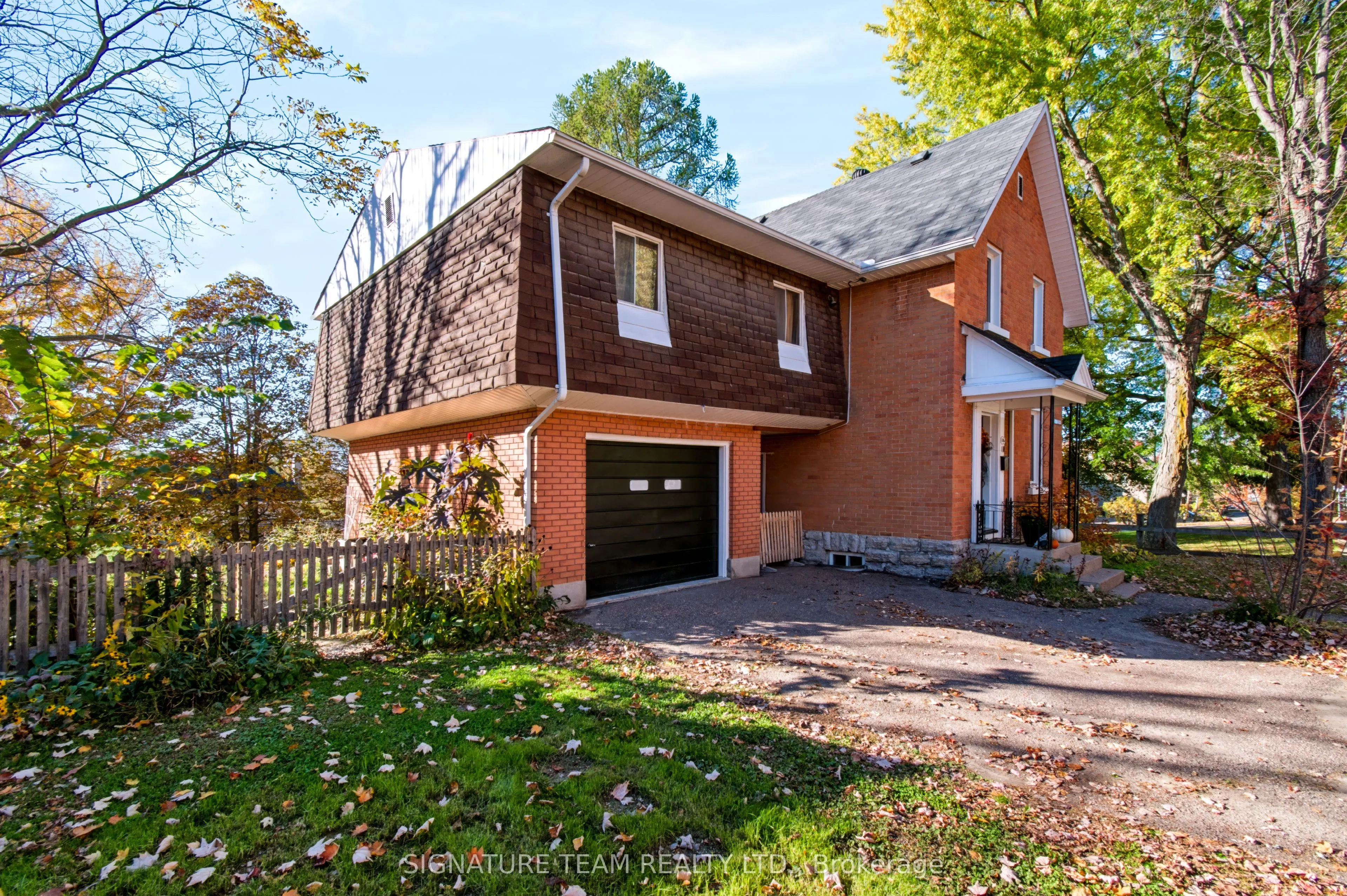 376 Centre Street