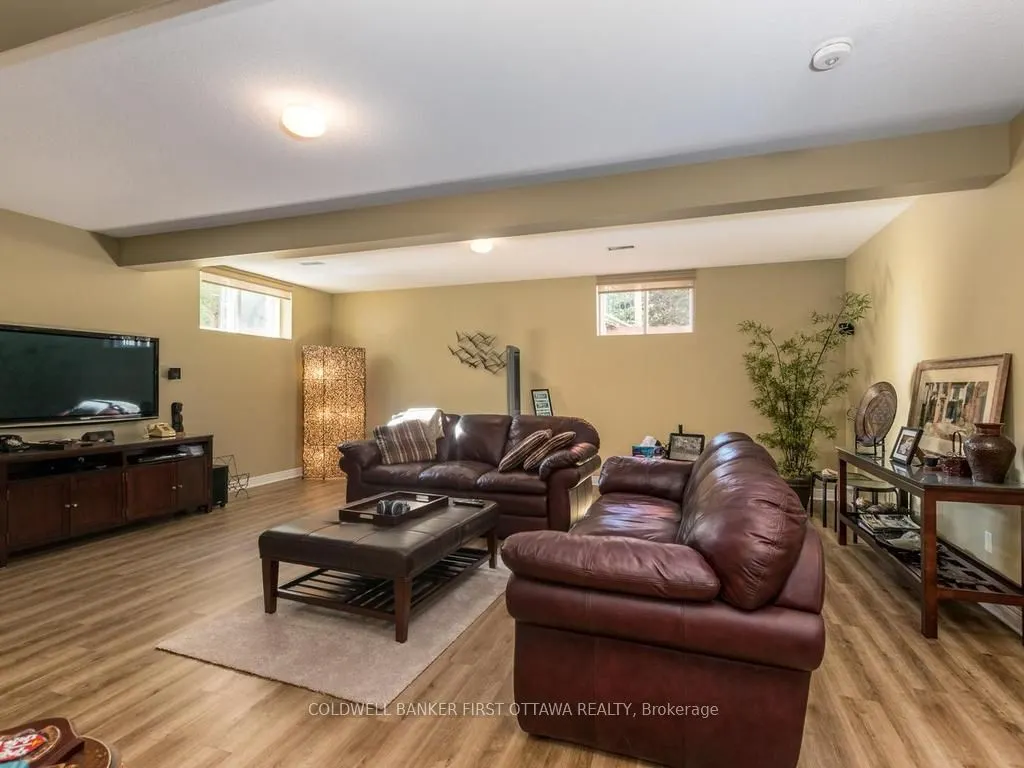 57 Amberlakes Drive