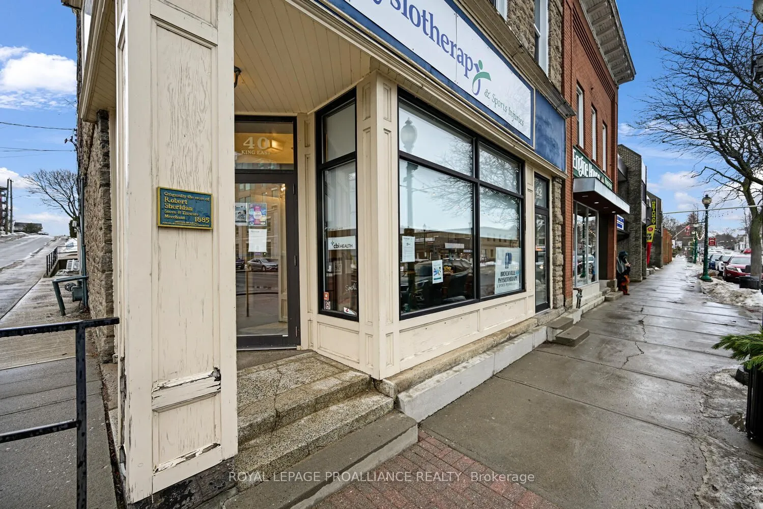1-42 King Street E #1
