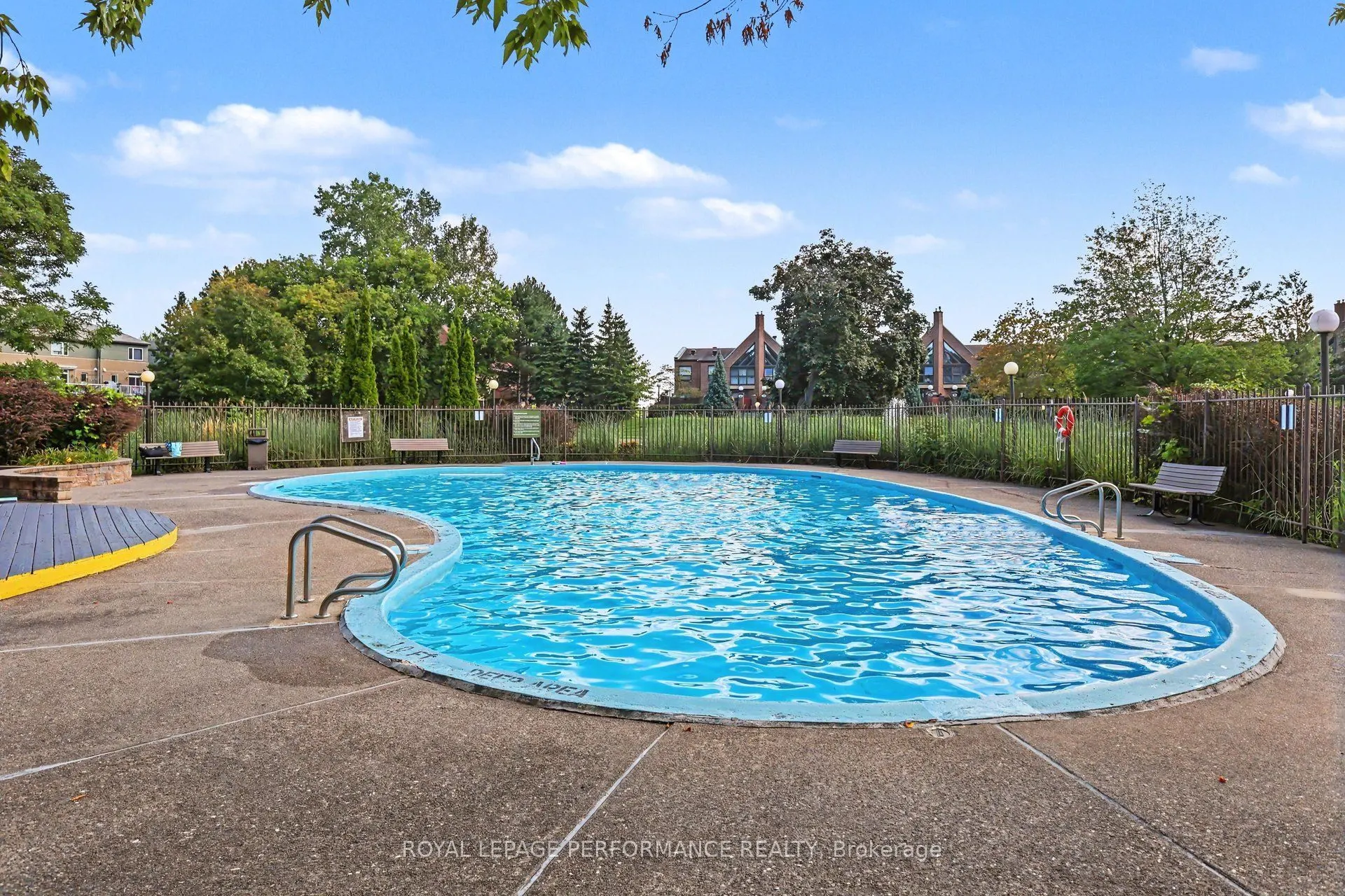 545 St Laurent Boulevard #507