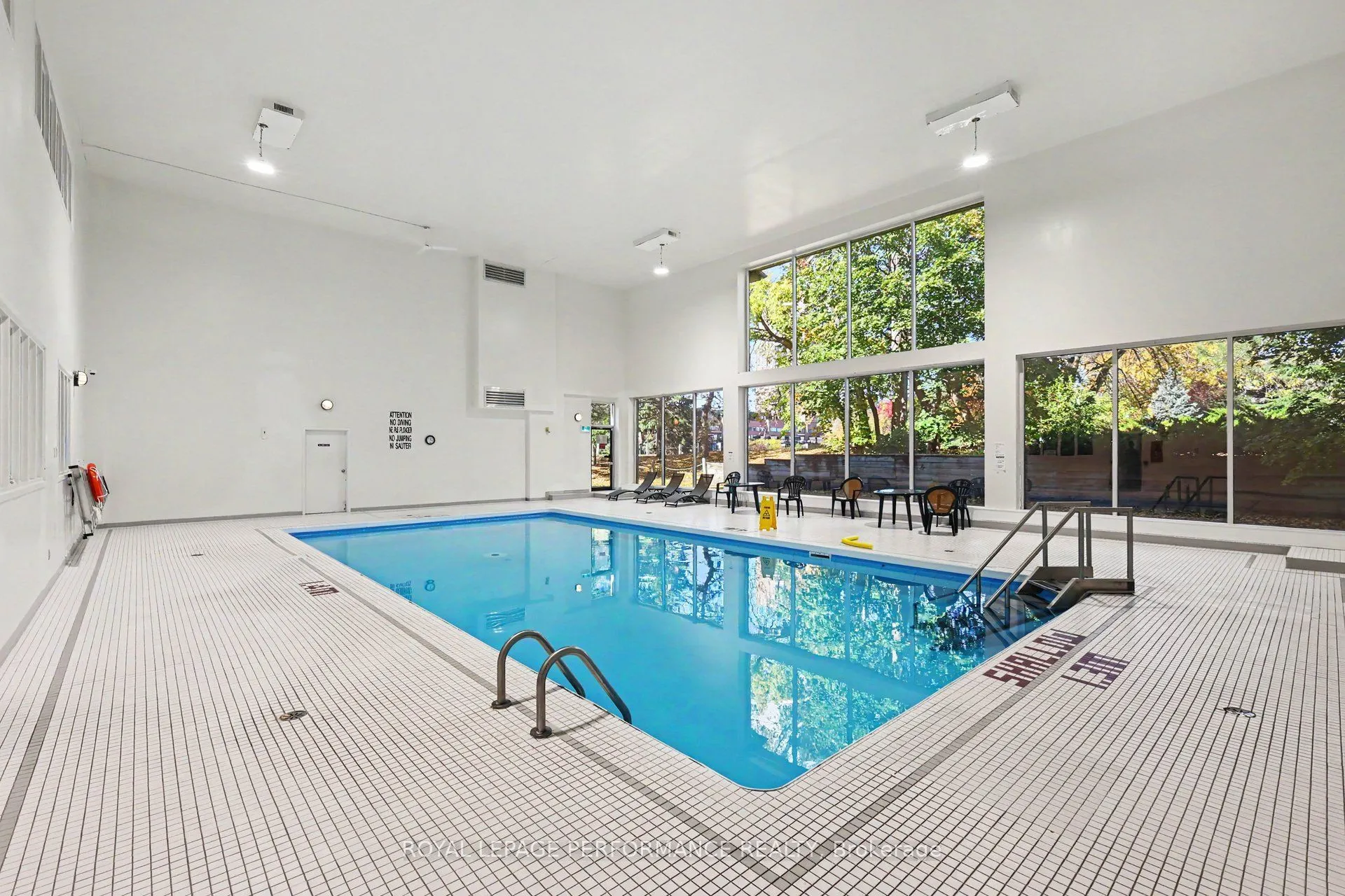 545 St Laurent Boulevard #507