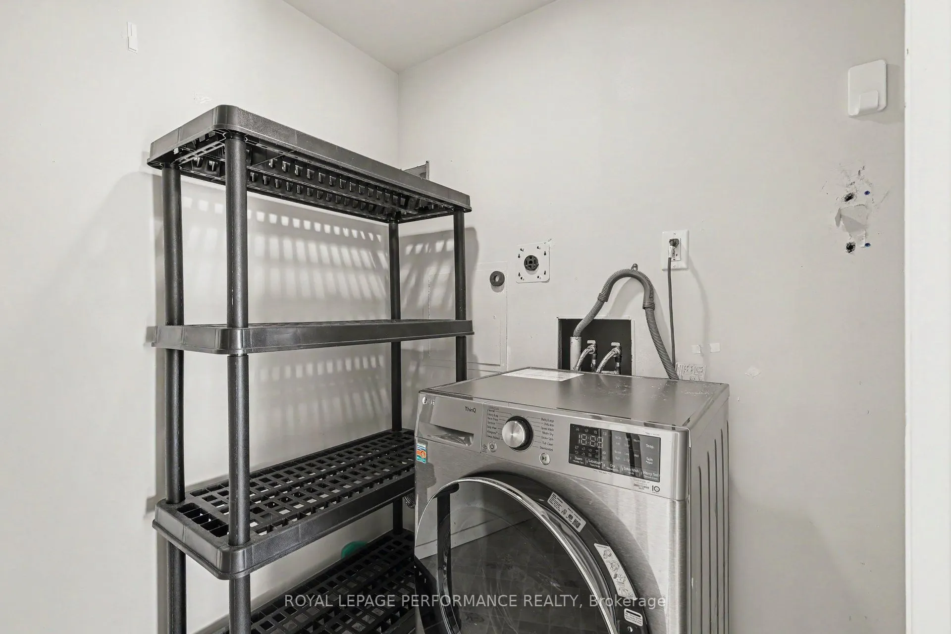 545 St Laurent Boulevard #507