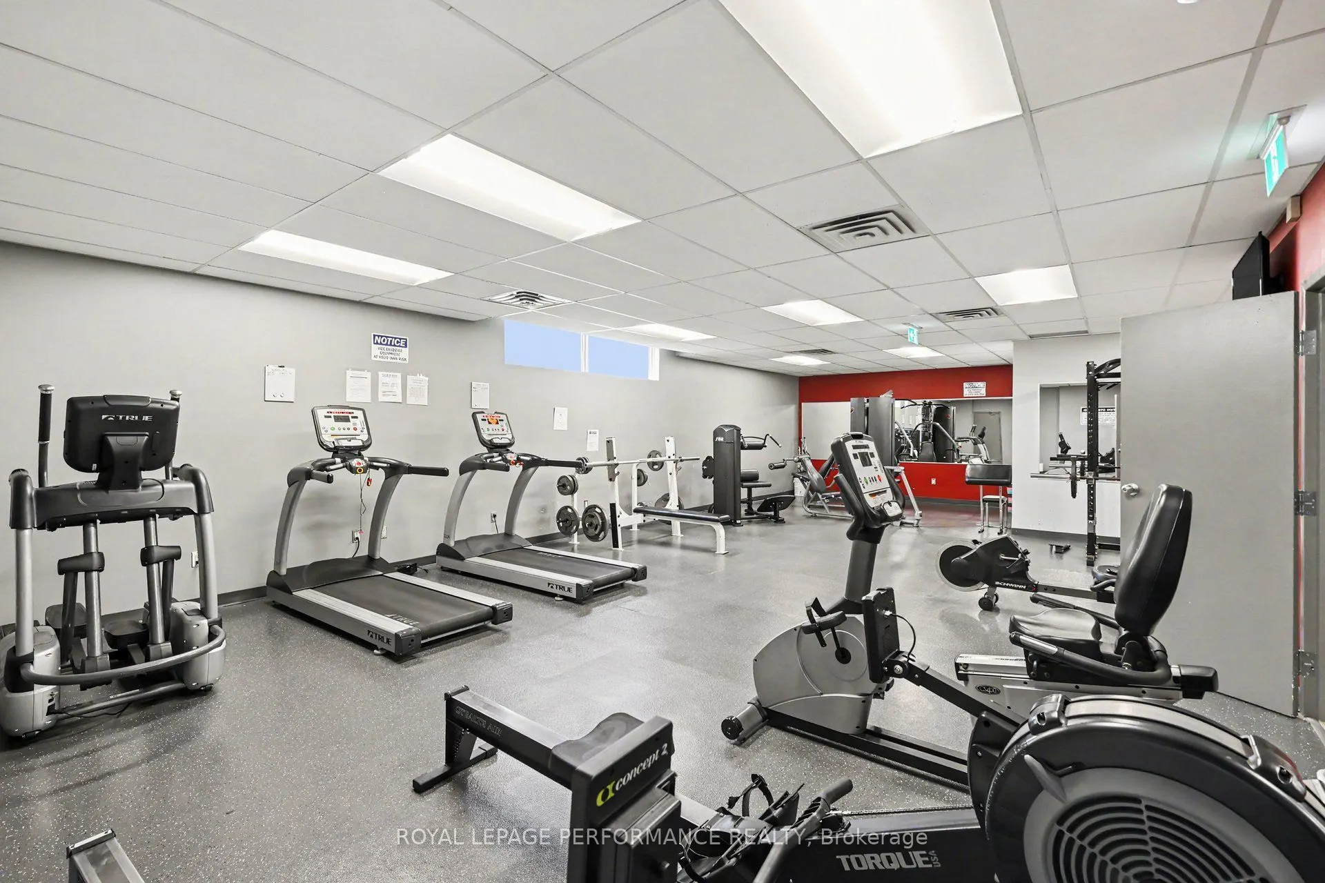 545 St Laurent Boulevard #507