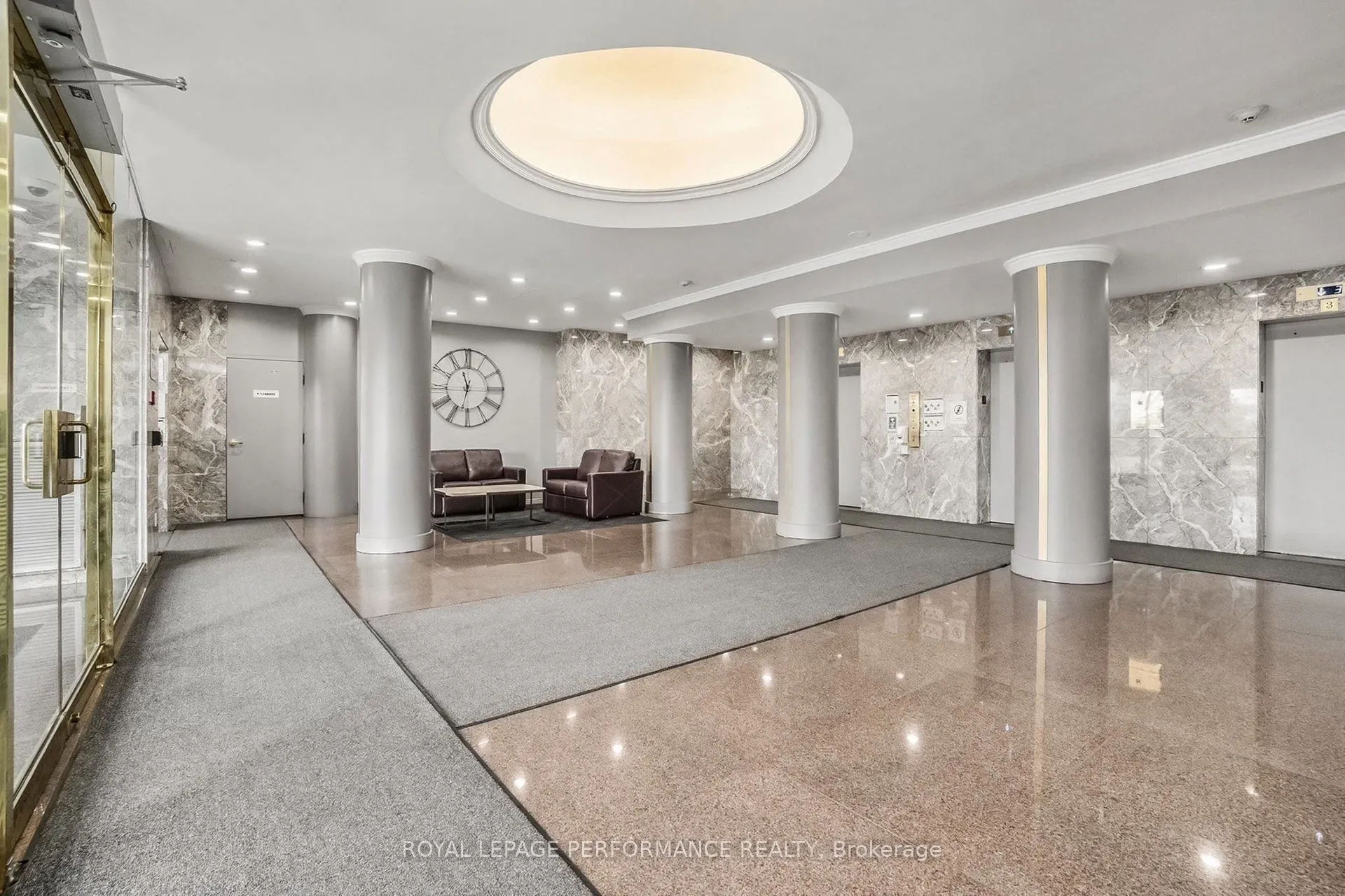 545 St Laurent Boulevard #507