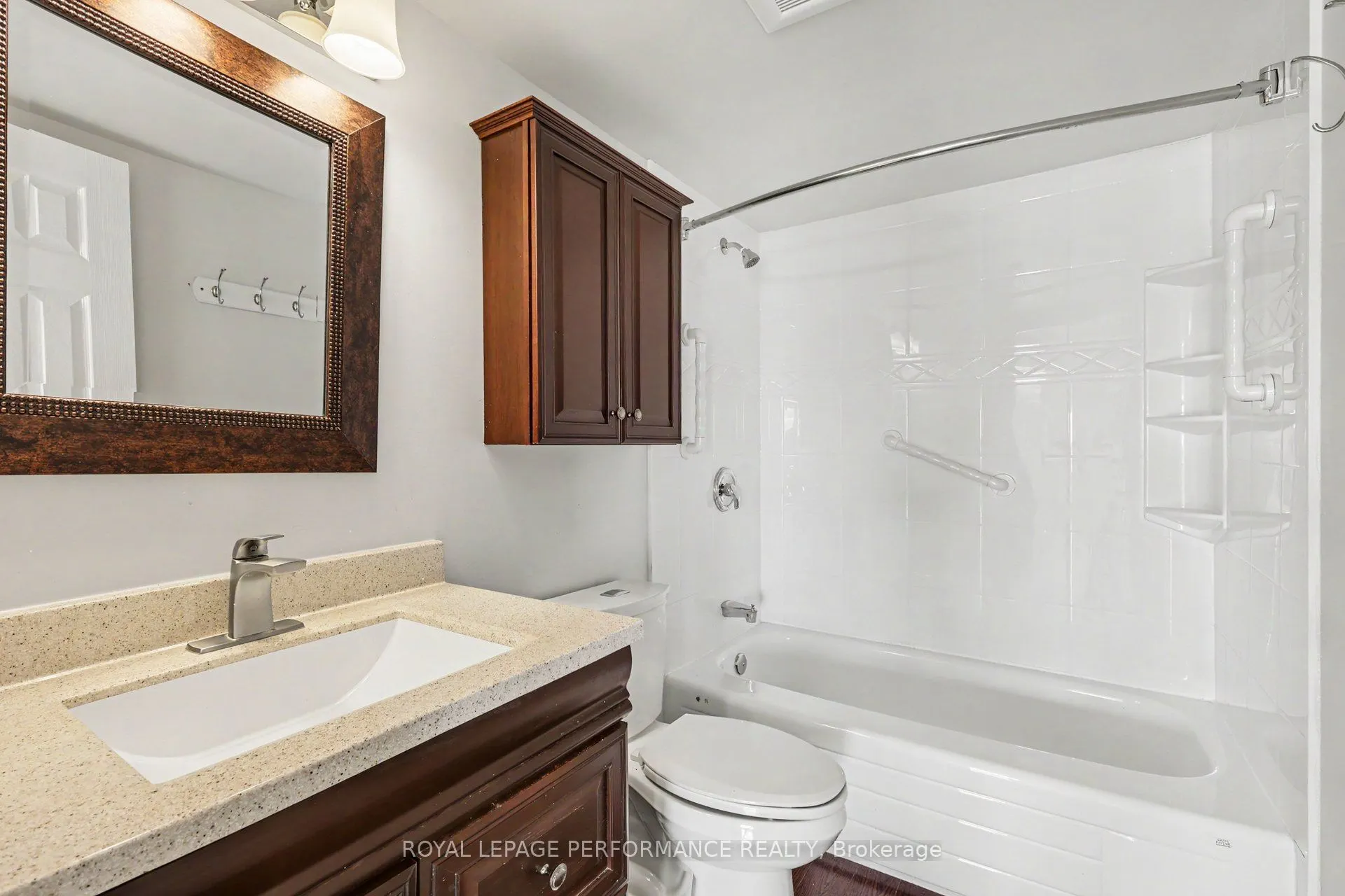 545 St Laurent Boulevard #507