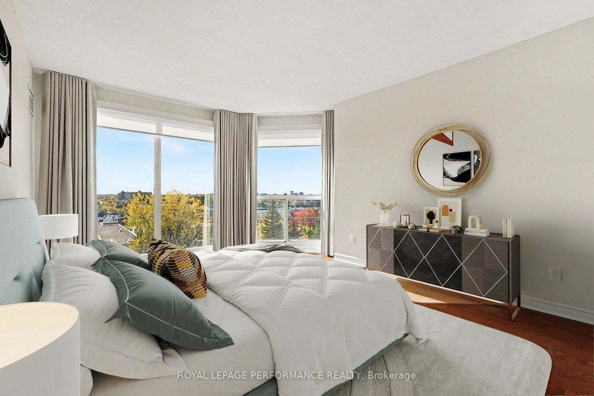 545 St Laurent Boulevard #507