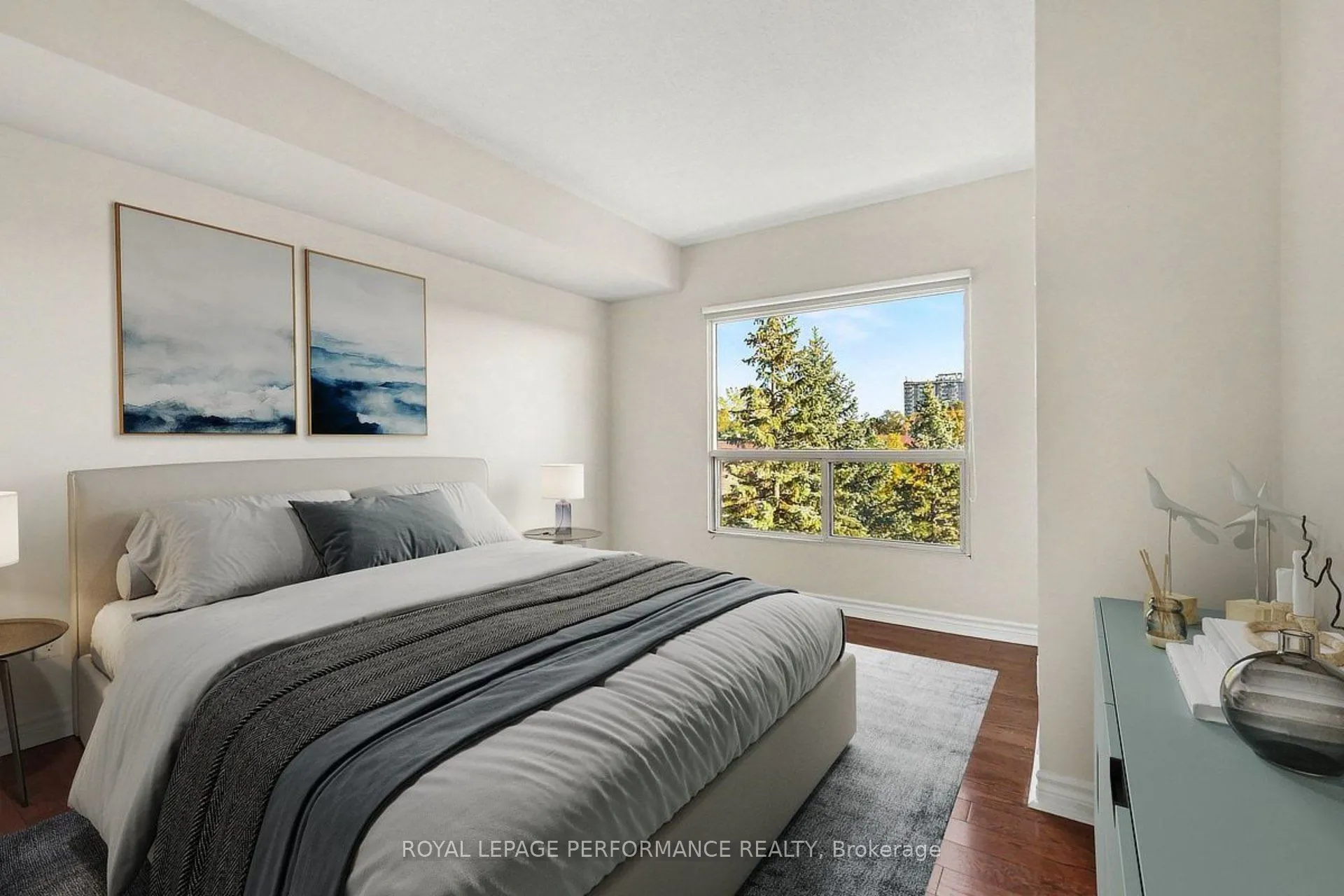 545 St Laurent Boulevard #507
