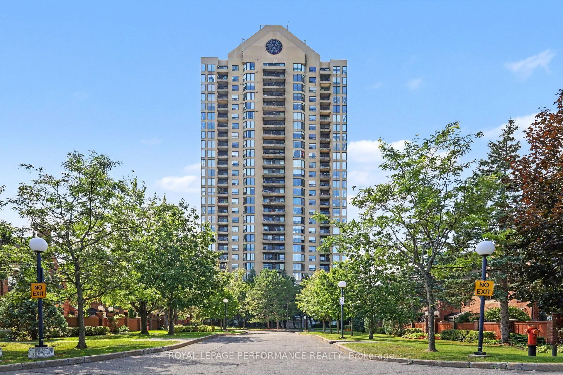 545 St Laurent Boulevard #507