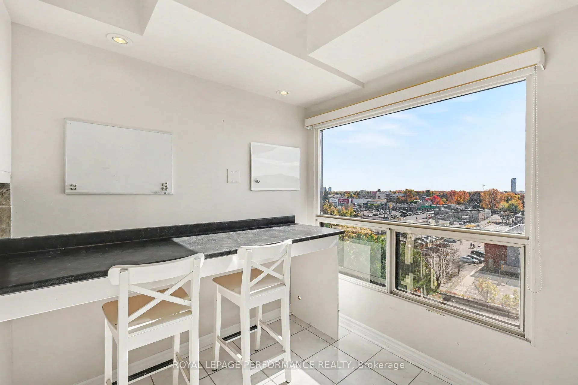 545 St Laurent Boulevard #507