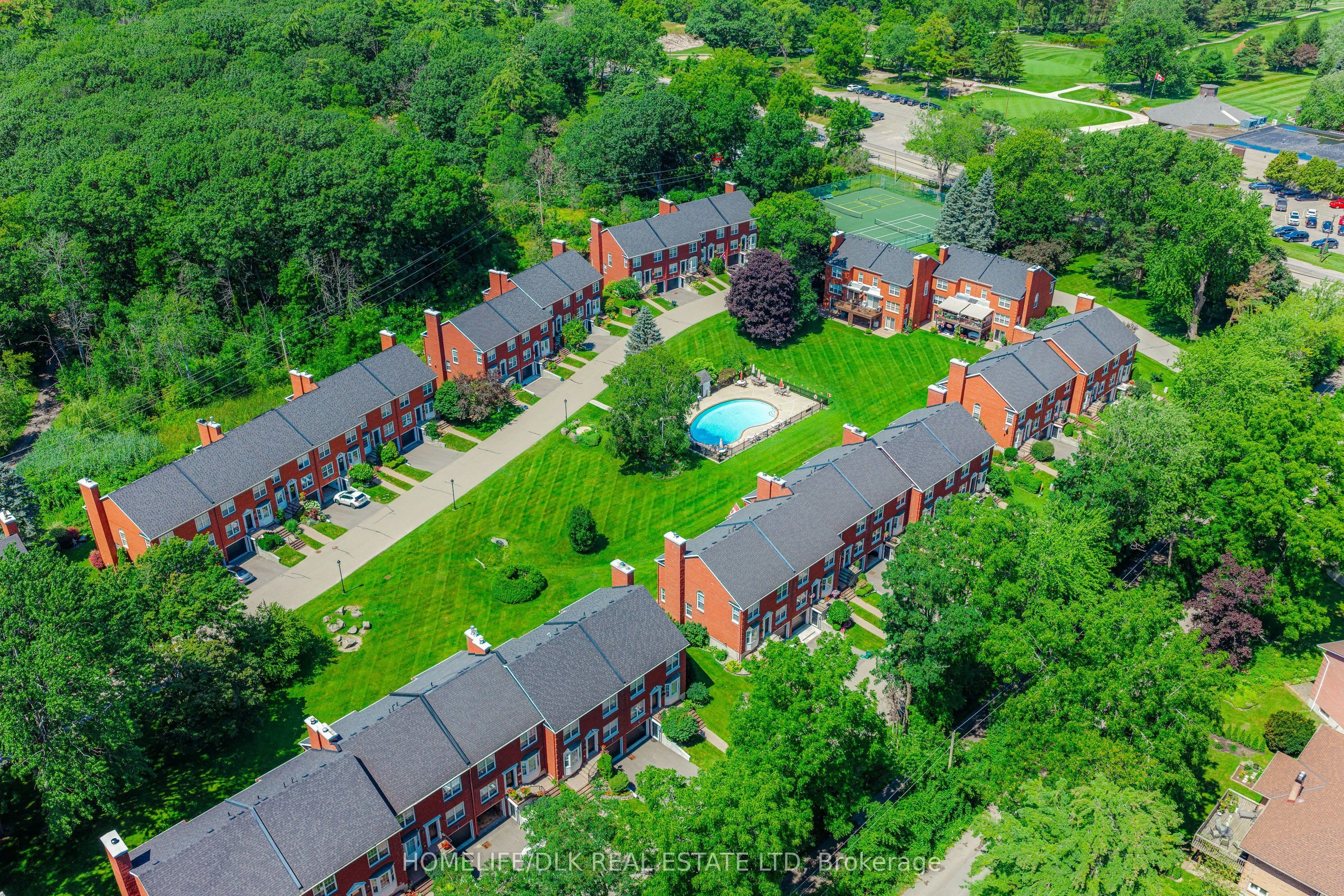 18 Country Club Place #52
