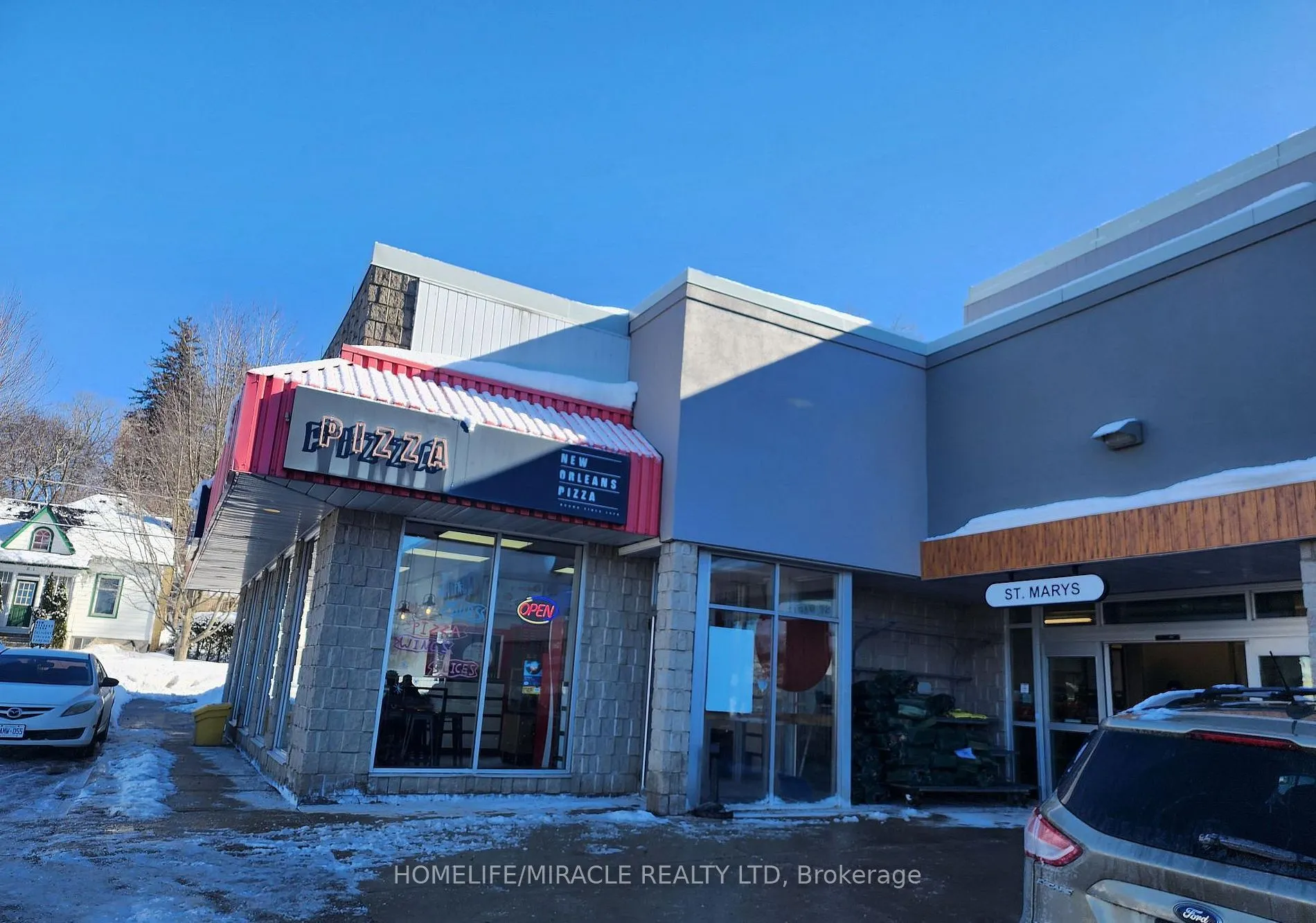 84 Wellington Street S