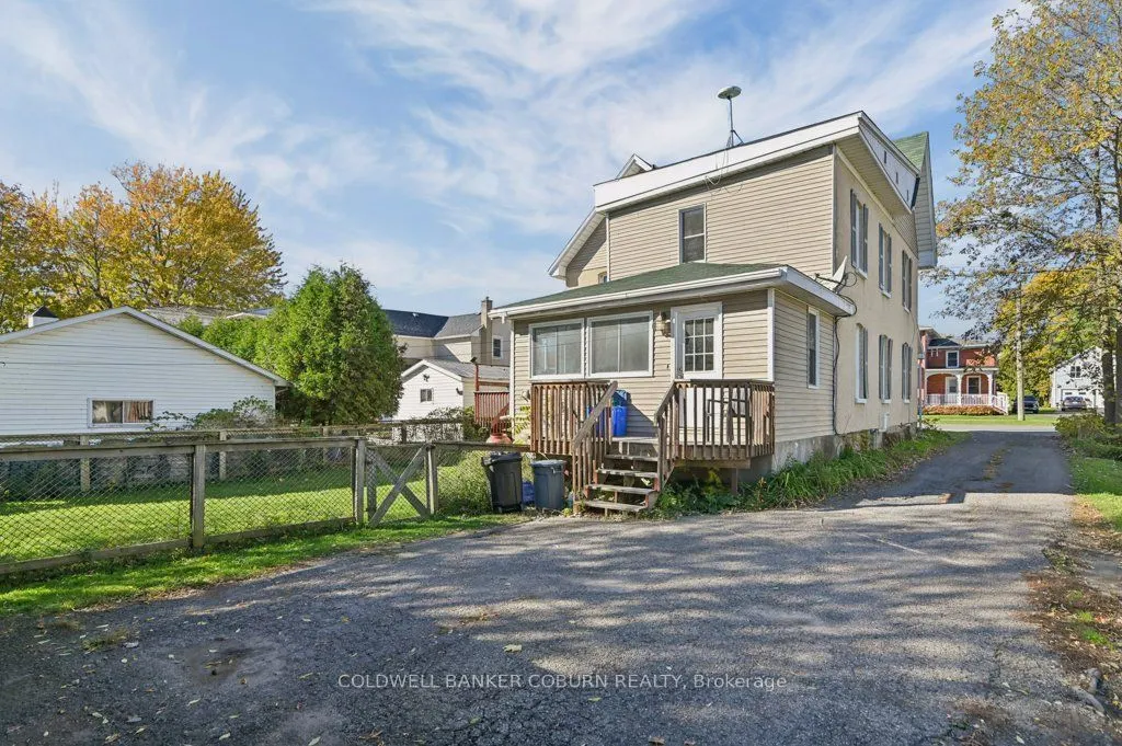 49 Lakeshore Drive